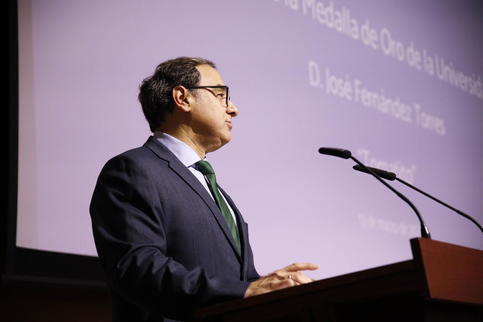 Las imágenes del acto de entrega de la Medalla de Oro a José Fernández Torres Tomatito, en la Universidad de Almería