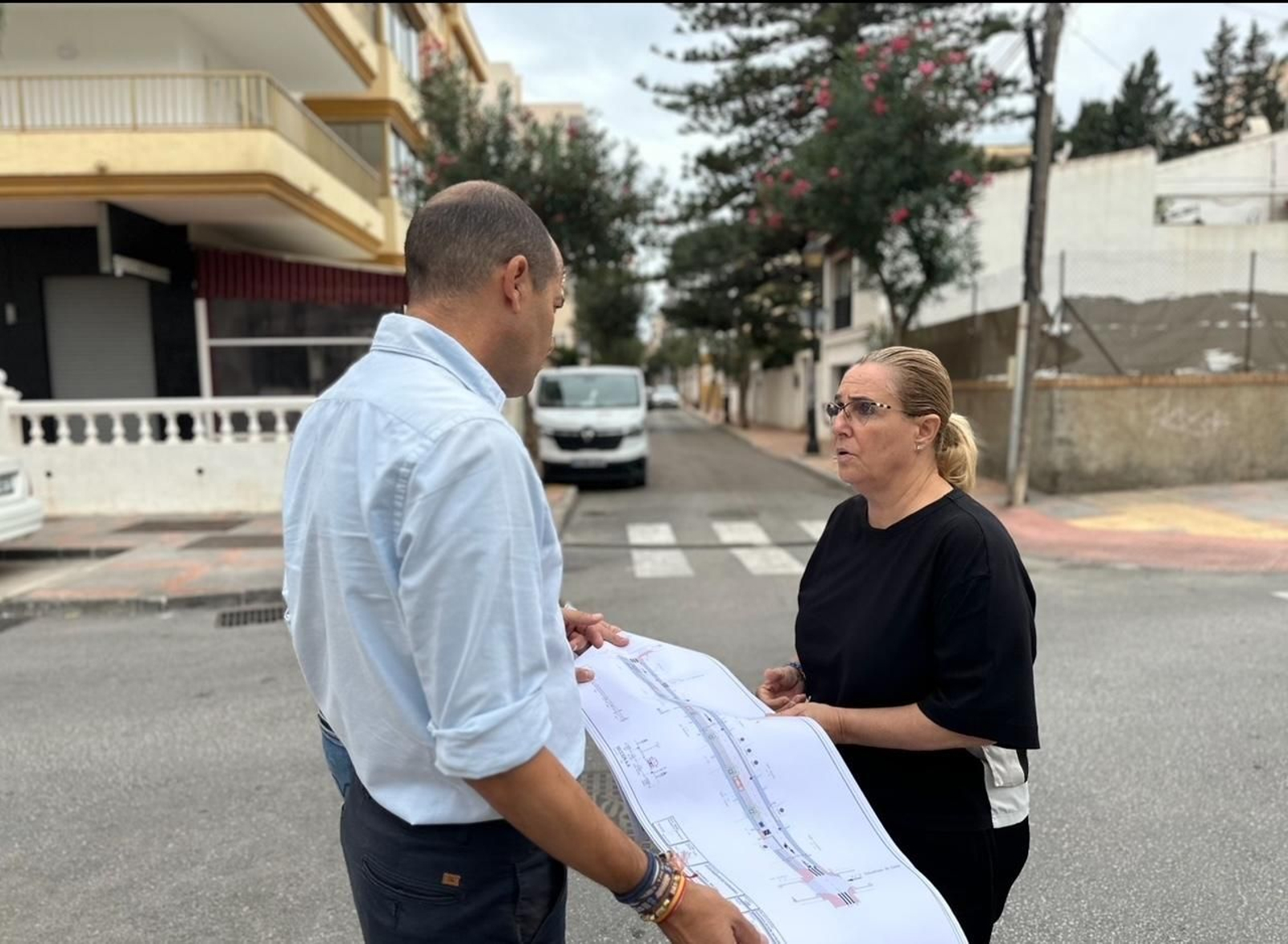 La alcaldesa, Ana Mula, y el edil de Infraestructuras, José Sánchez.