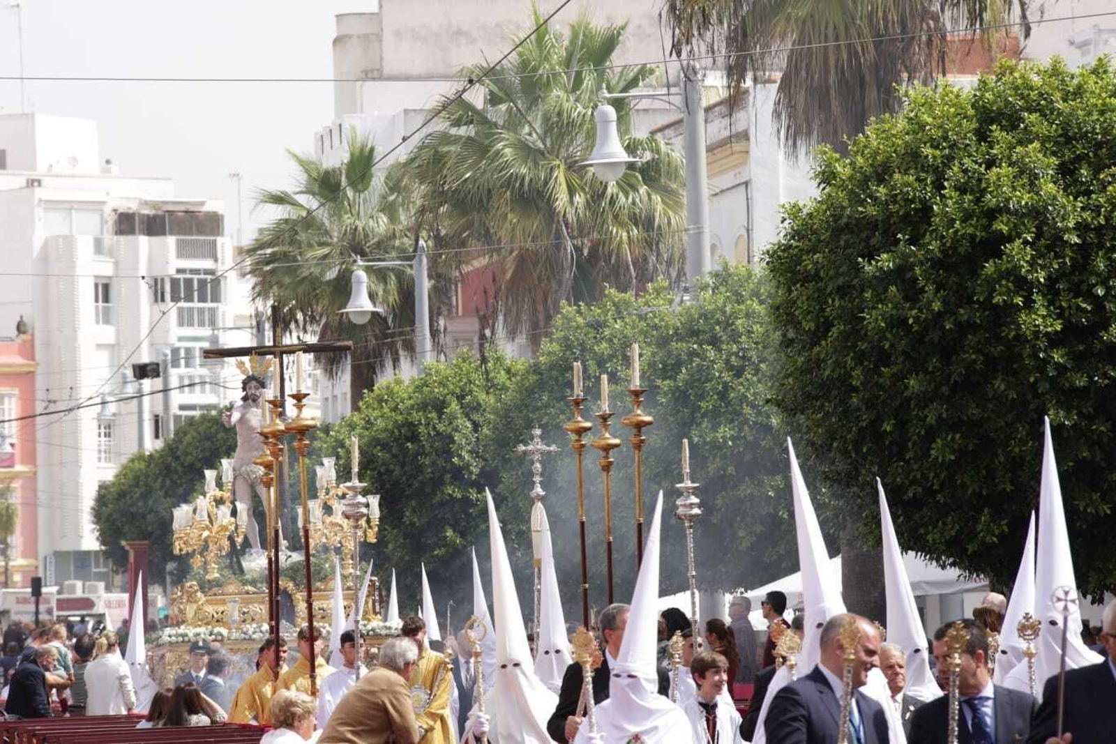 Imágenes de la procesión del Resucitado de la Semana Santa de San Fernando 2023