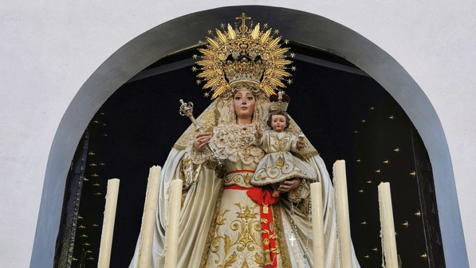 La Virgen de Los Remedios sale como imagen dolorosa y gloriosa
