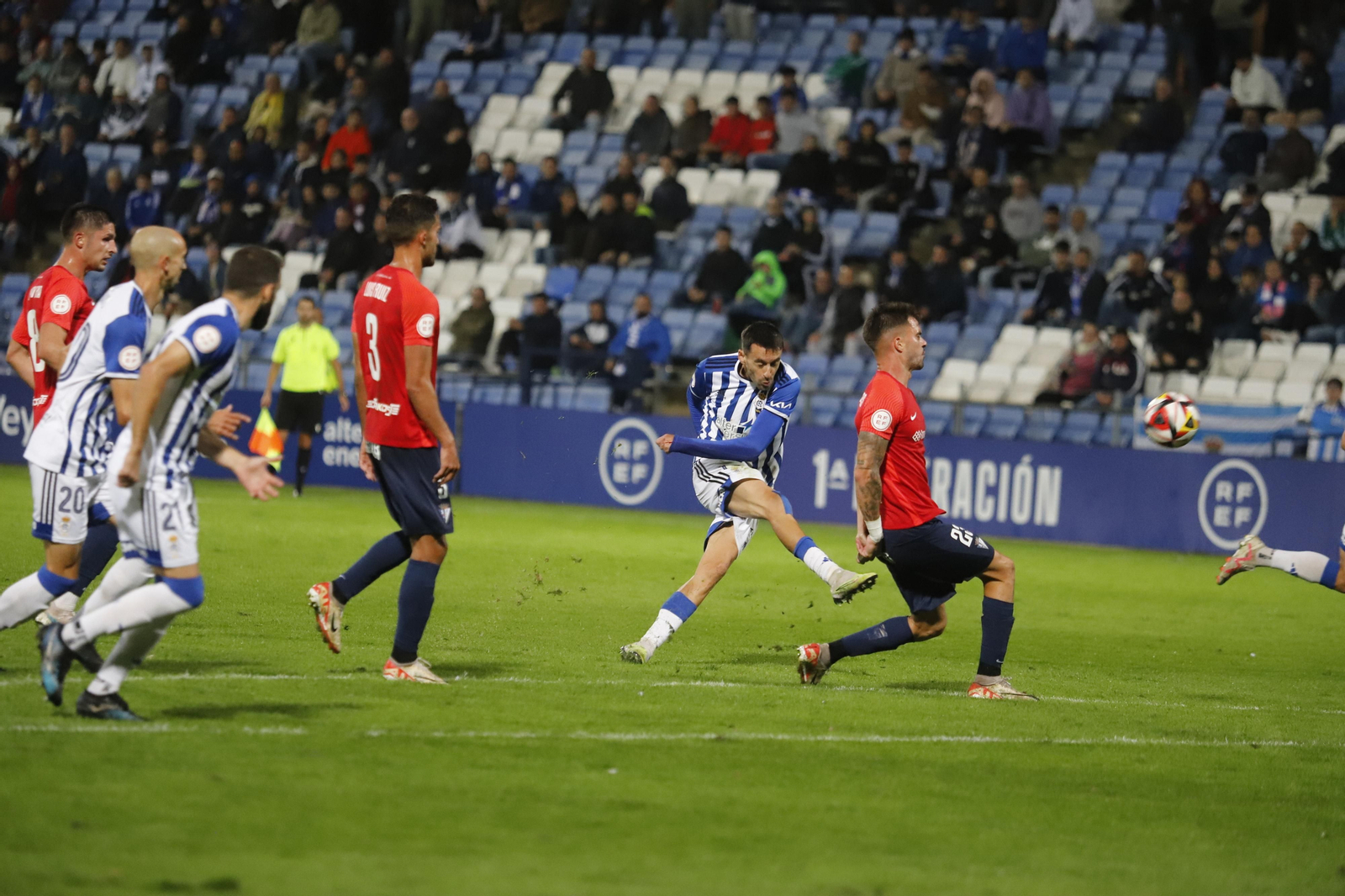 Imágenes del encuentro entre el Recreativo Huelva y el San Fernando