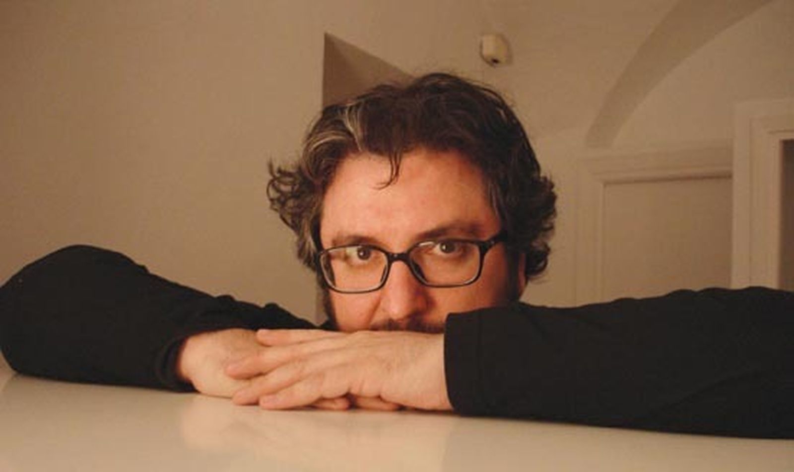 El escritor, editor y galerista Julián Rodríguez.