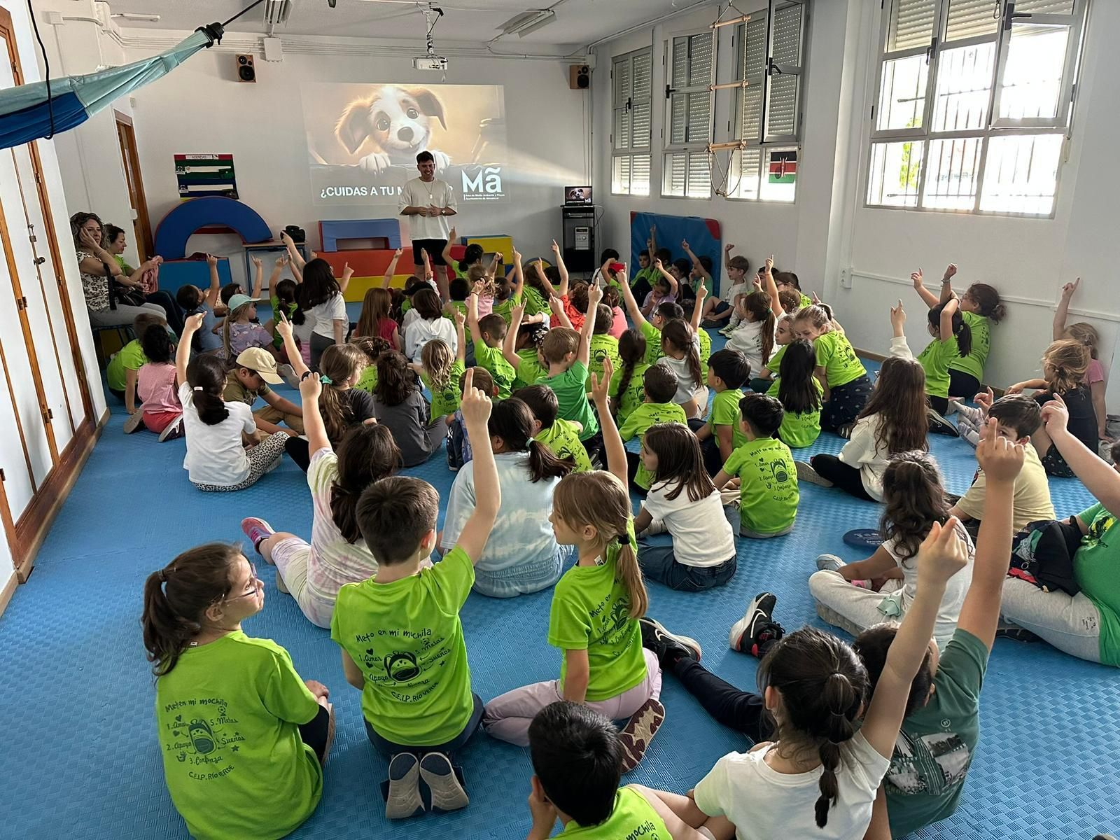 Varios escolares en una de las actividades