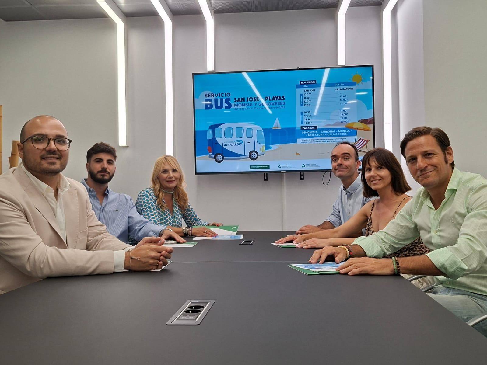 Reunión para el funcionamiento del autobús.