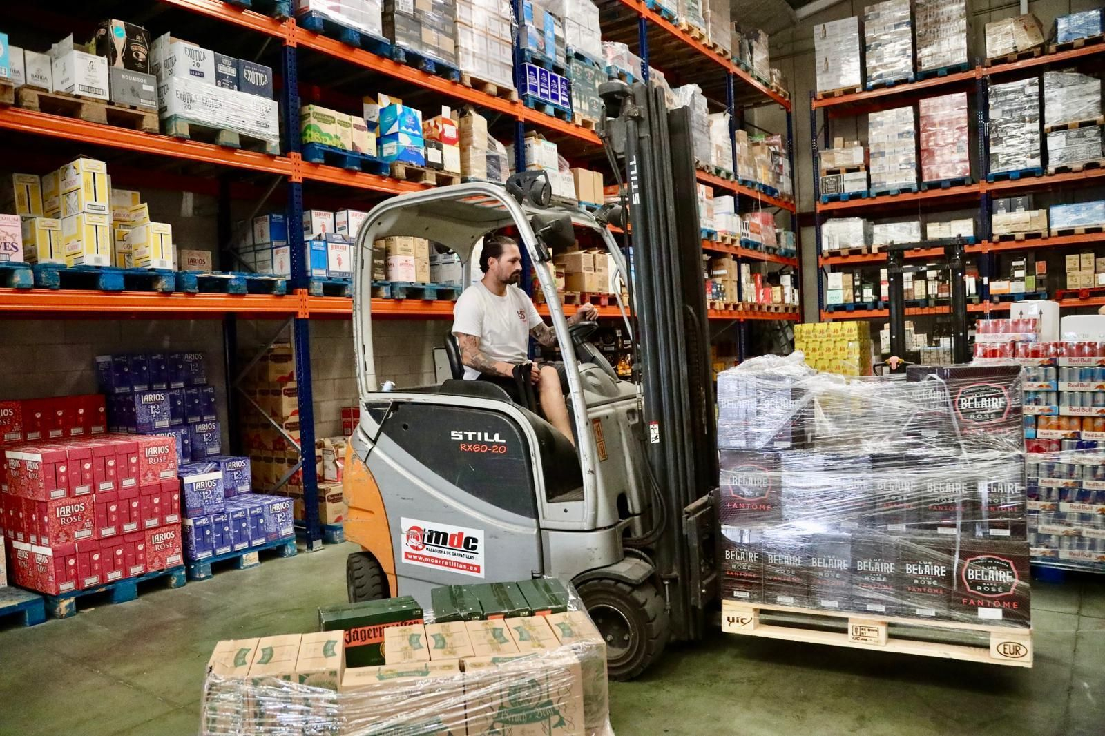 Los últimos preparativos para la Feria de Málaga, en imágenes.