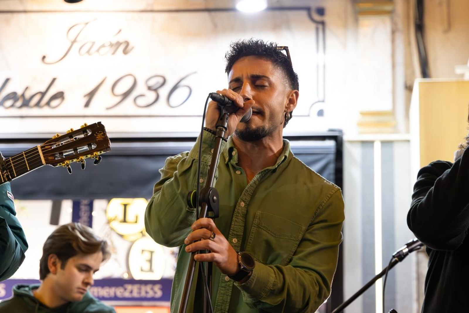 Conciertos y actuaciones en Navidad,  "Son de Vida" y  zambomba navideña "Raíz y Compás"