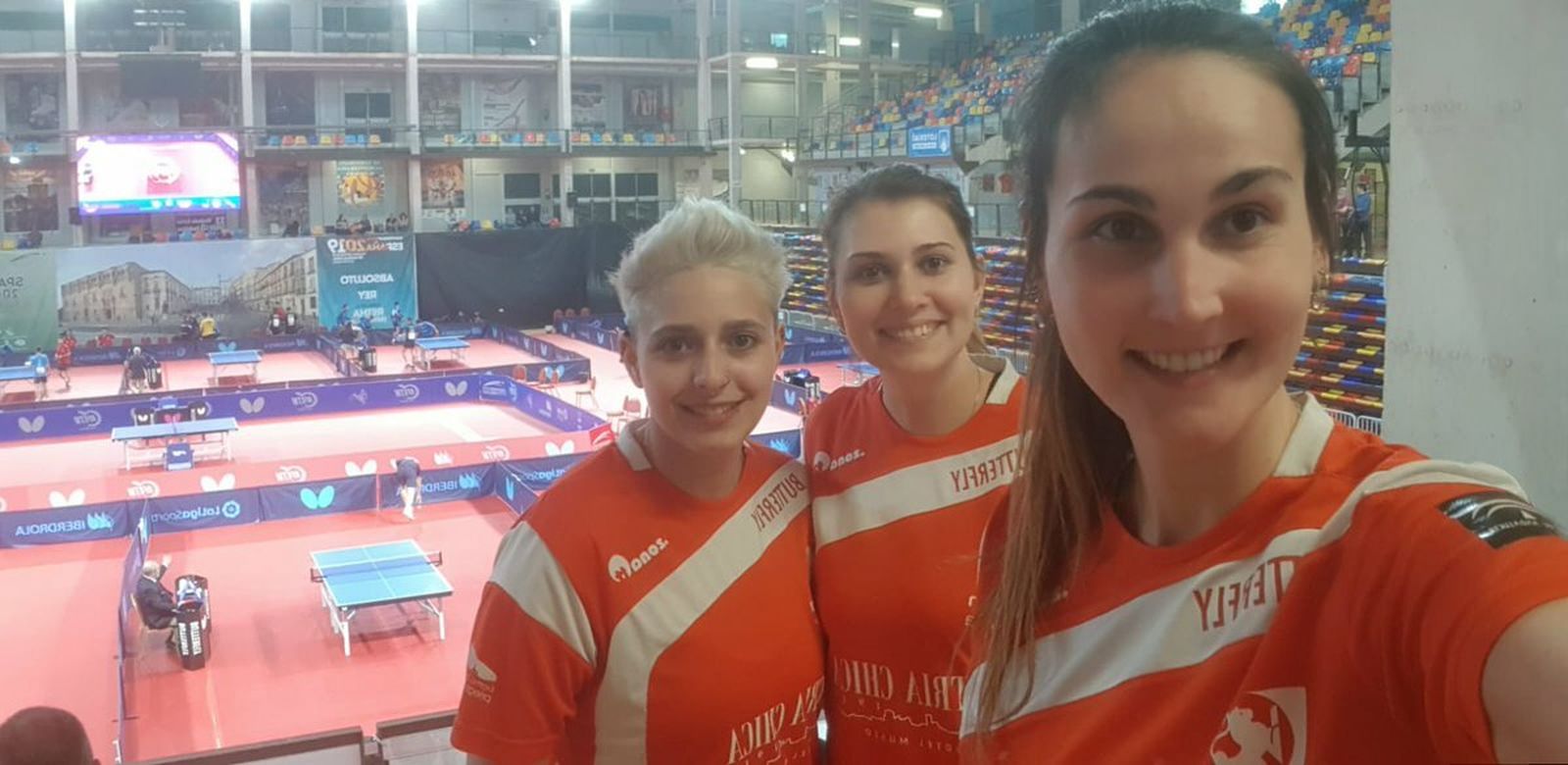 Yolanda Enríquez, Melinda Ciurcui y Marija Galonja, tras lograr el pase a semifinales.