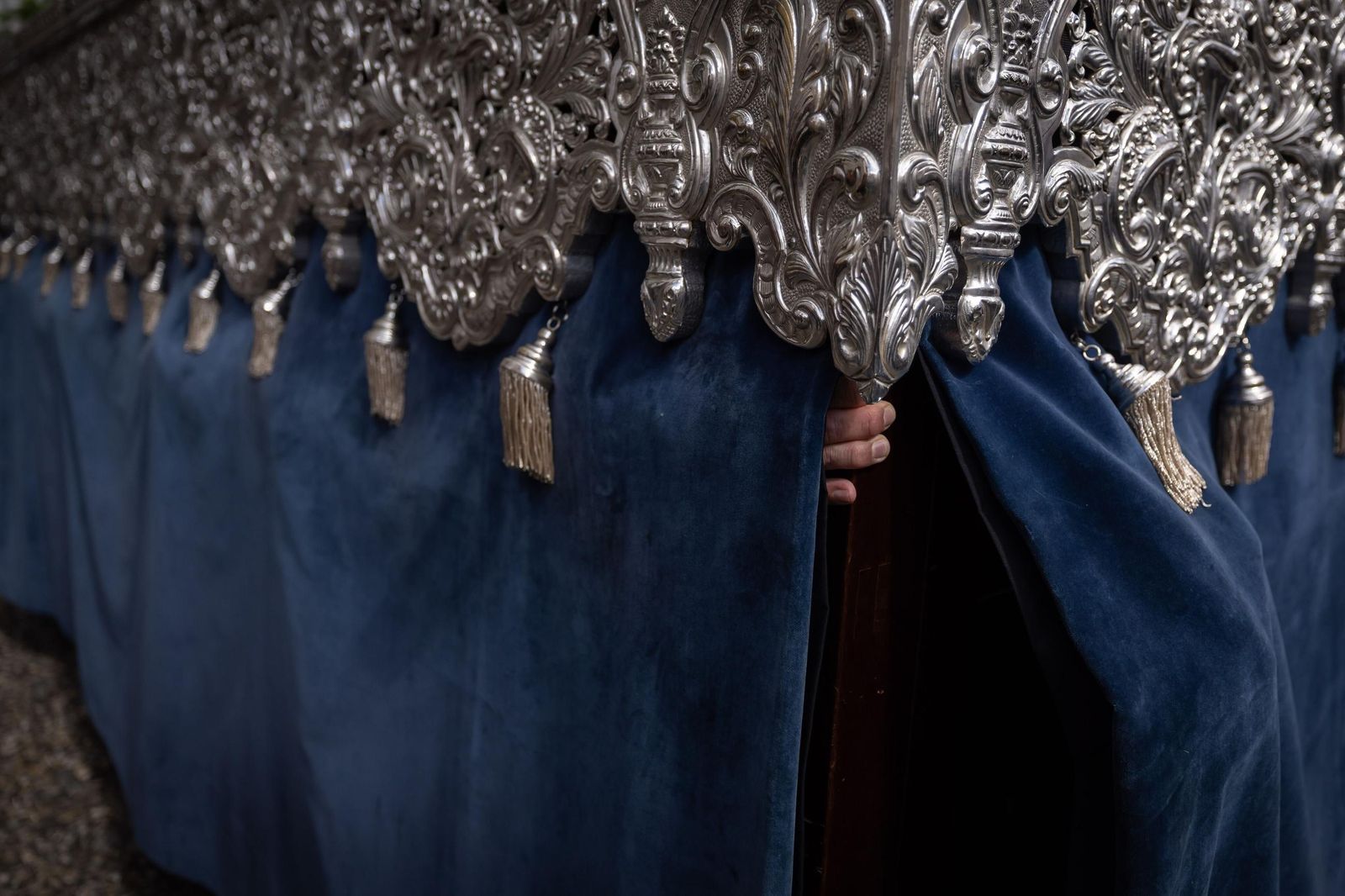 Así vivió Granada la salida de la Hermandad de la Concepción 2025