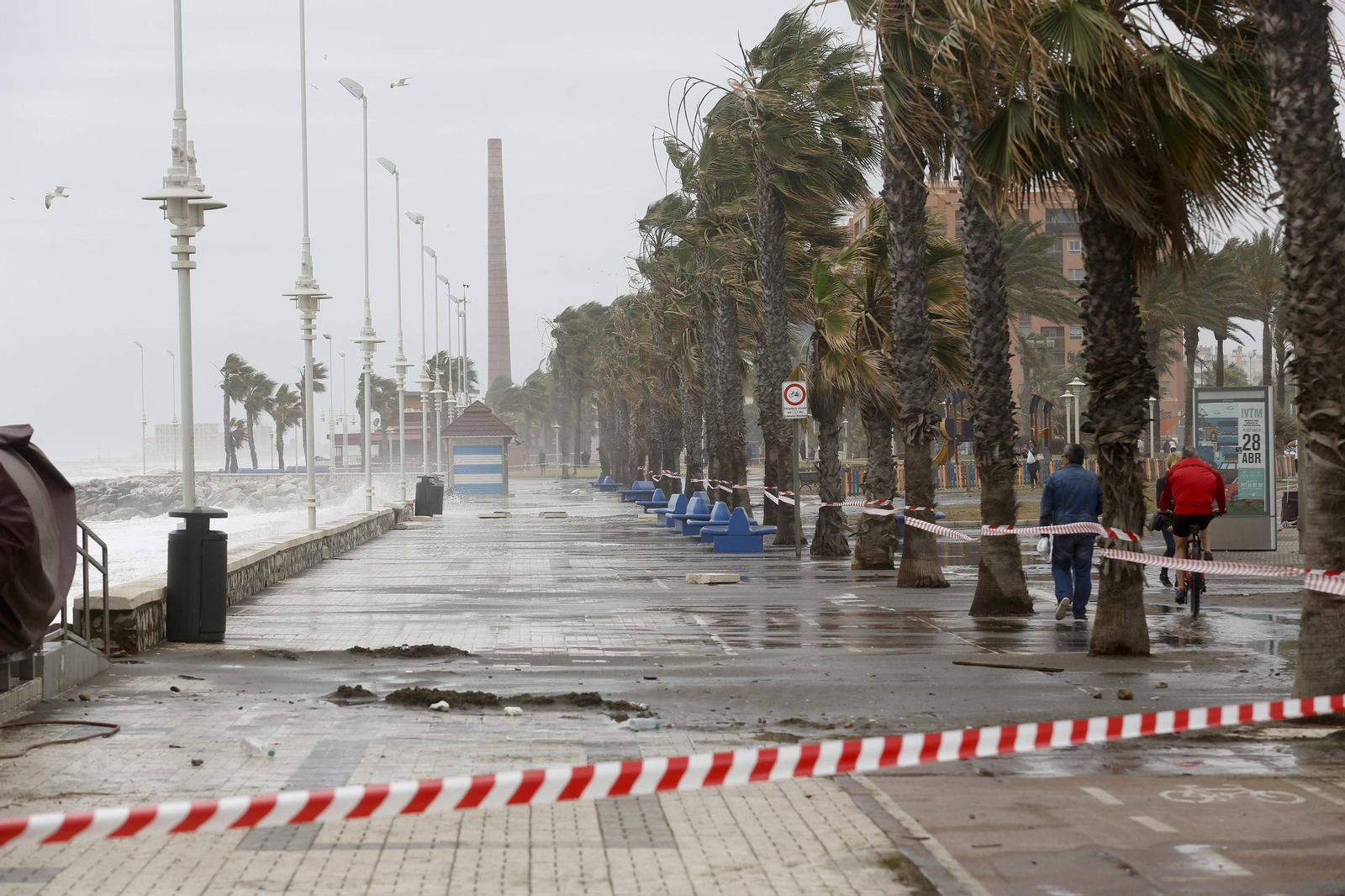 El temporal de levante en imágenes