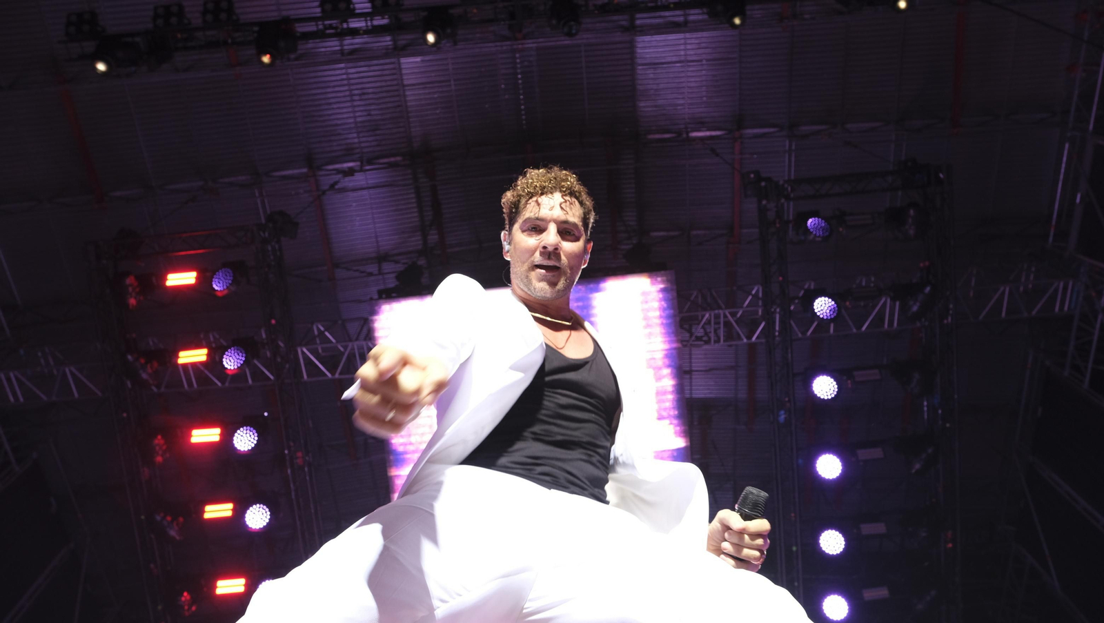 David Bisbal arrasa en su concierto de Roquetas de Mar