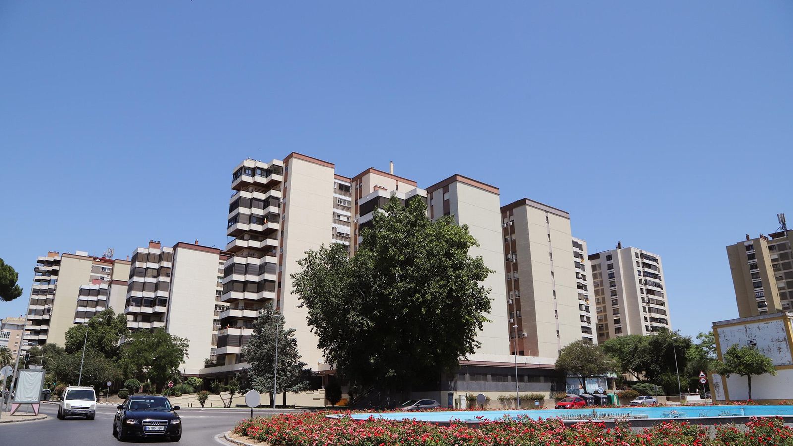 Los bloques de El Bosque, junto al parque González Hontoria.