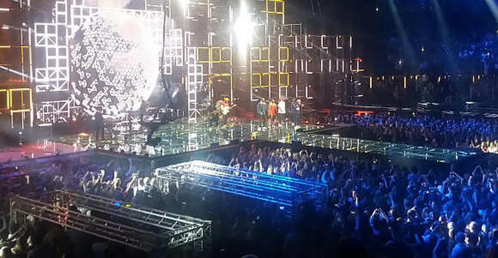 Lady Gaga y Shawn Mendes, mejores intérpretes en los EMA MTV