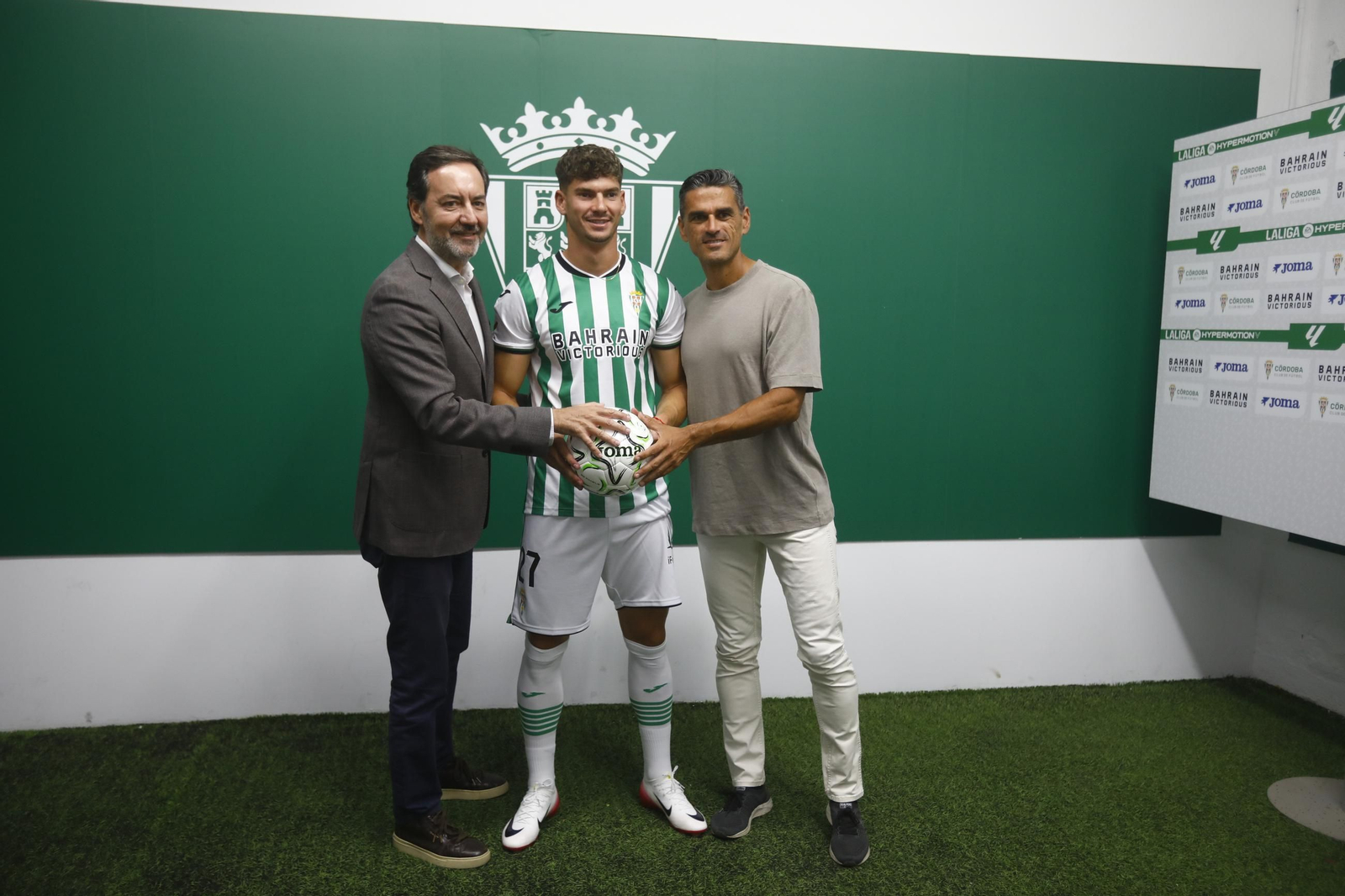 Las mejores fotos de la presentación de Adri Fuentes, Juan María Alcedo y Mariano Carmona como jugadores del Córdoba CF