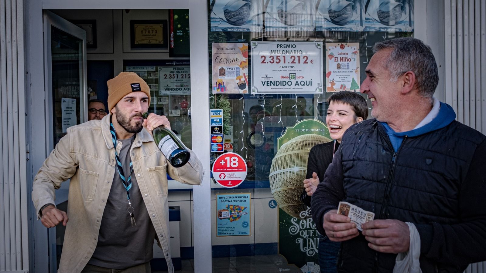 Las imágenes de la celebración del Gordo de la Lotería de Navidad 2023 en Cádiz
