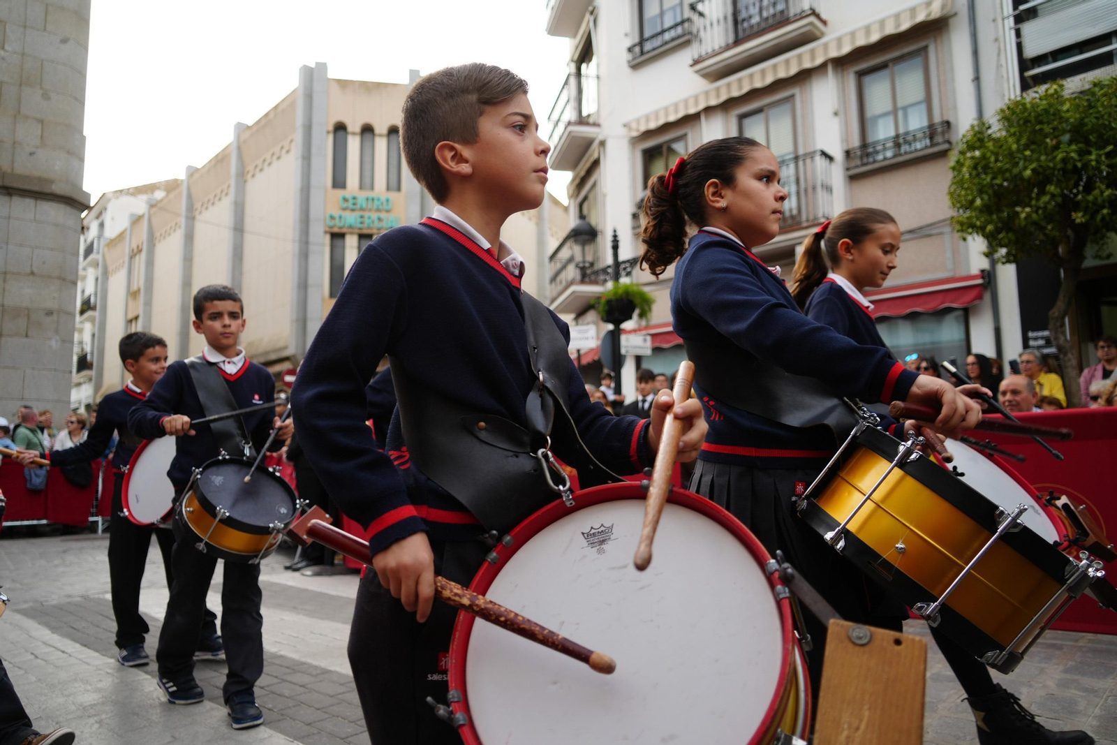 Más de 500 niños participan en el desfile infantil de Semana Santa de Pozoblanco, en imágenes