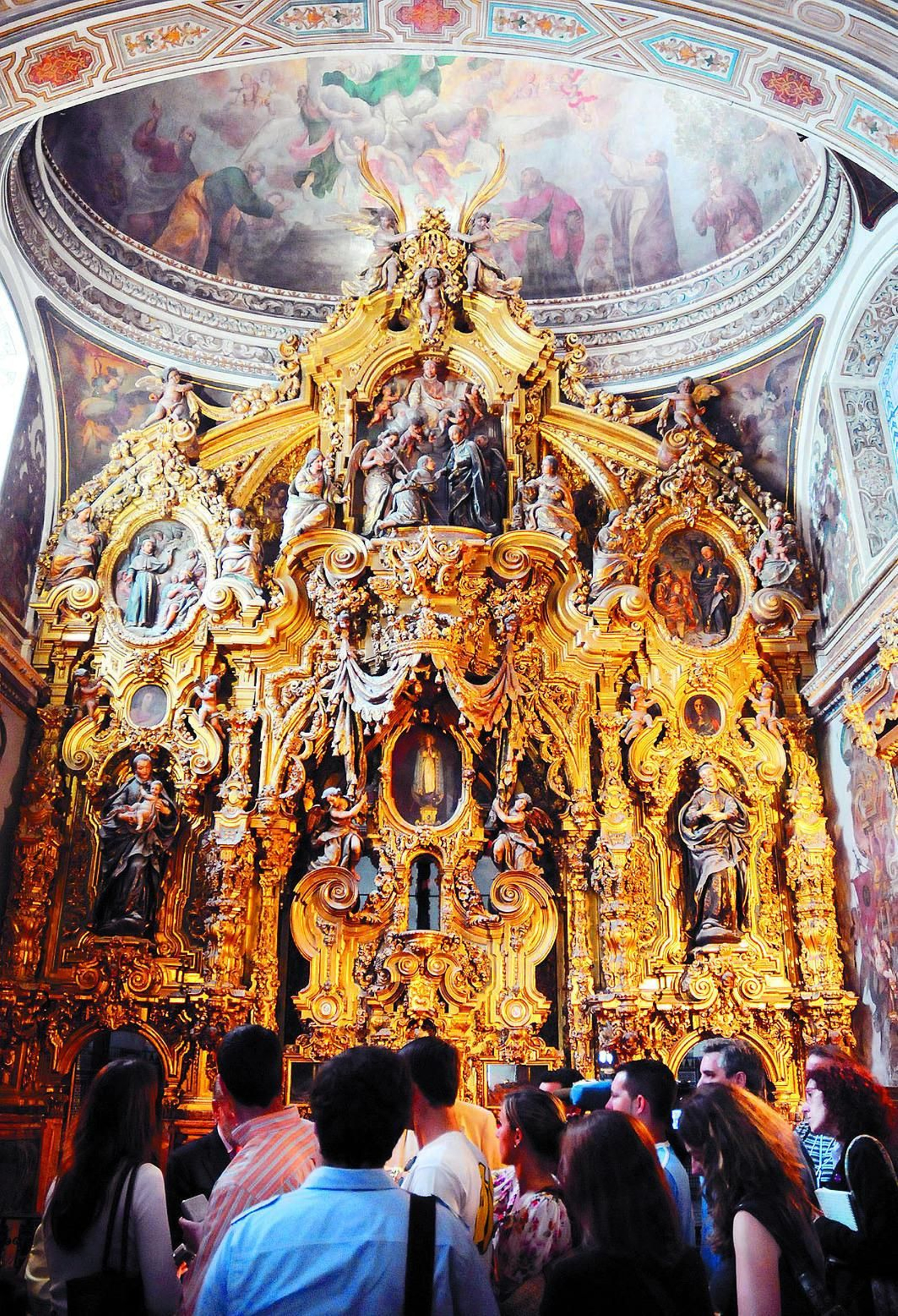 La espectacular capilla doméstica del noviciado de los jesuitas.