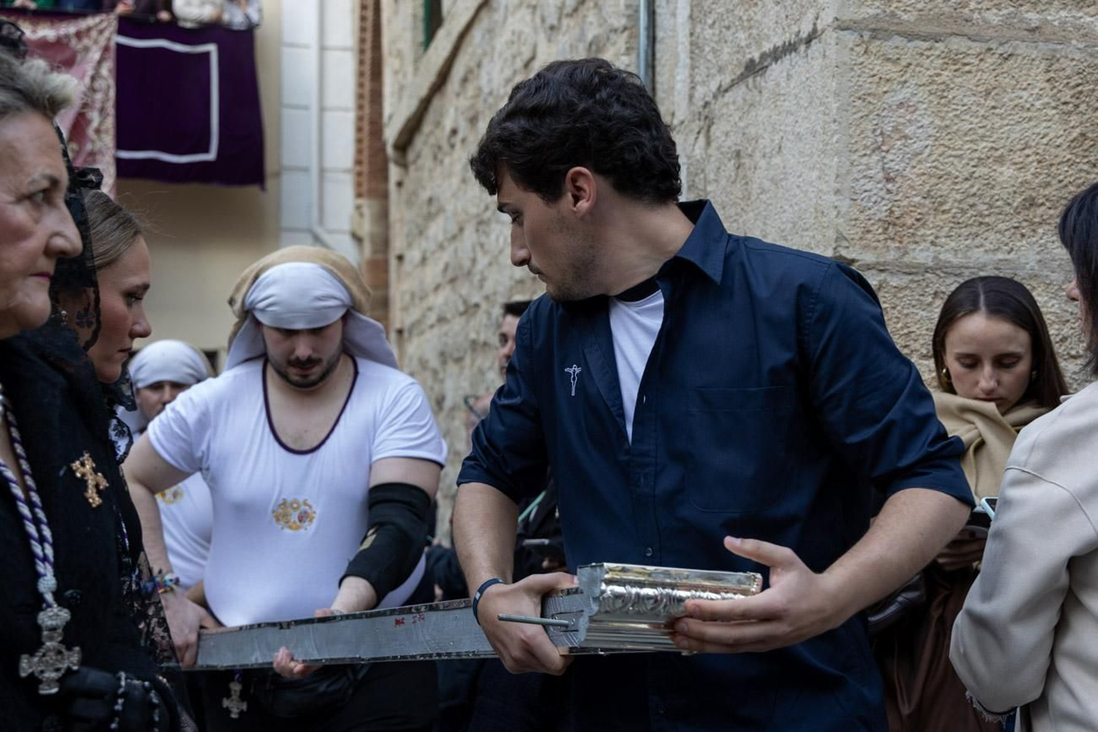 Las cofradías de la Vera Cruz, Expiración y Gran Poder lucen sus cortejos en la calle