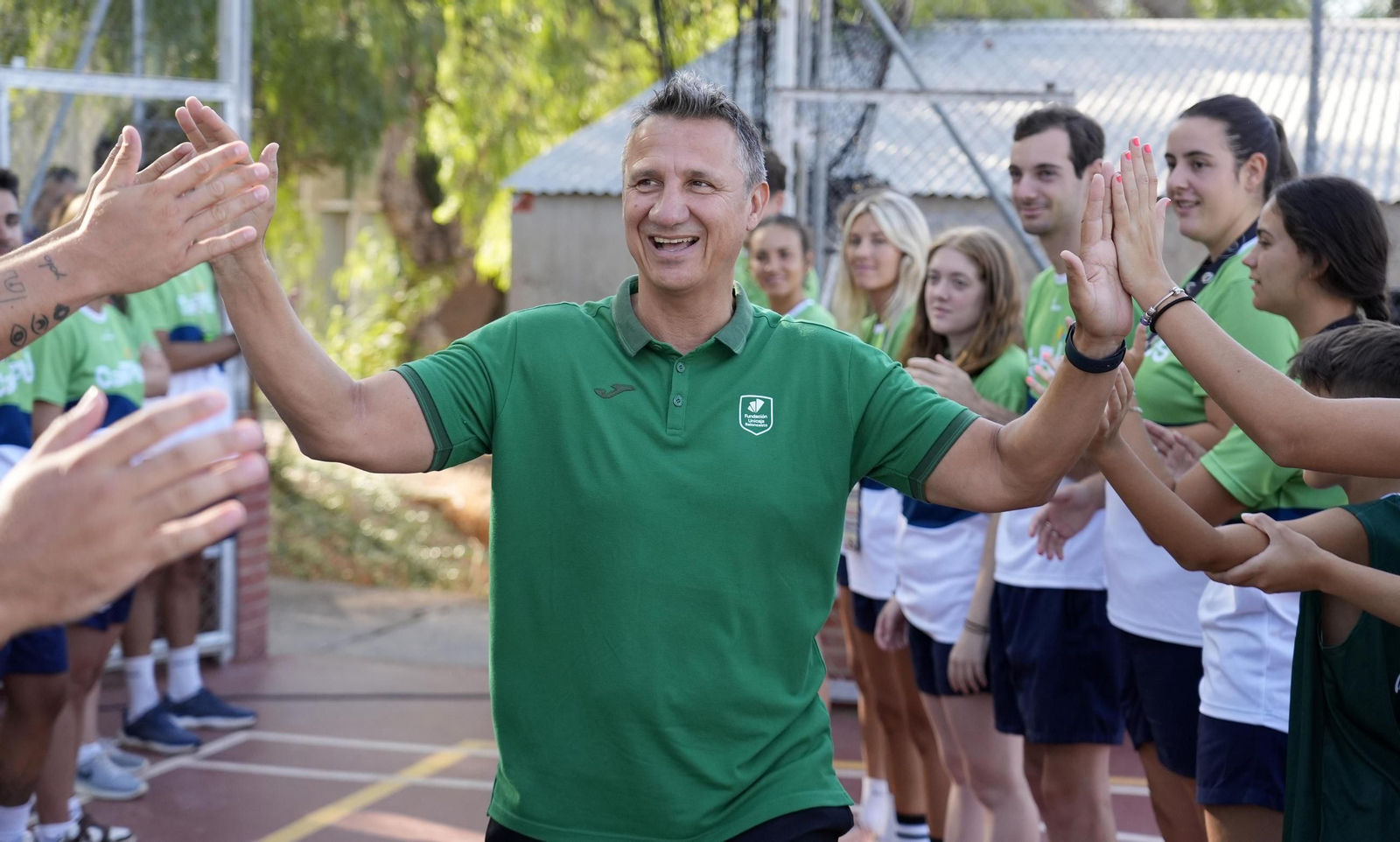 Yankuba Sima, Marta Ortega y Jesús Lázaro, en el campus Fundación Unicaja