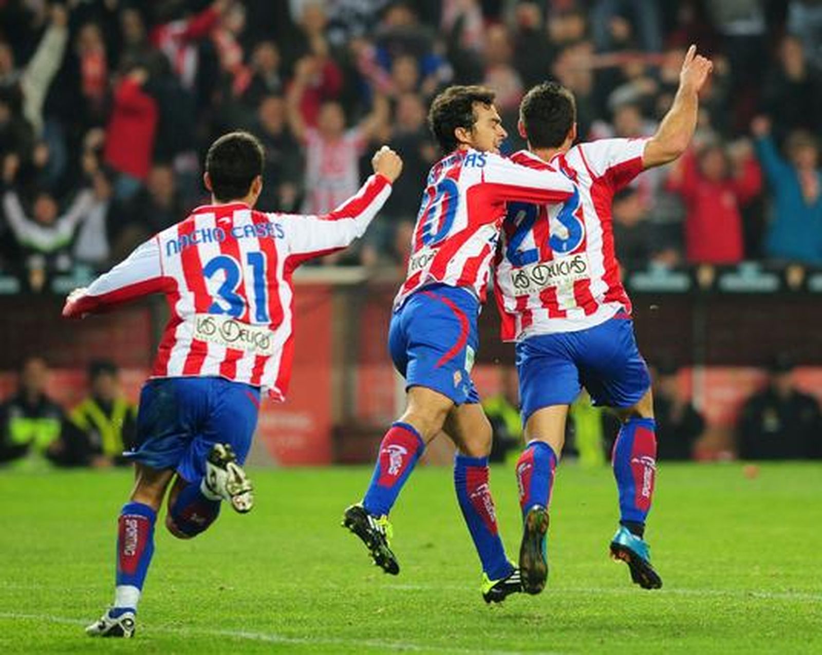 El Sporting frena al Barcelona tras 16 partidos seguidos ganando. / AFP