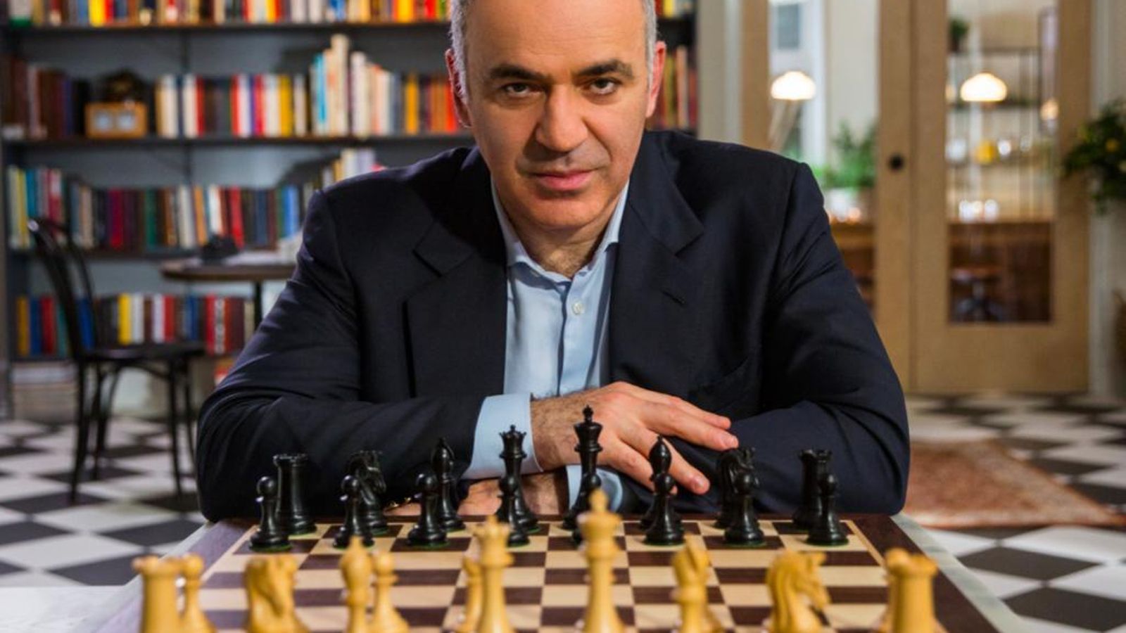 Fue Campeón del mundo de ajedrez de 1985 a 2000.