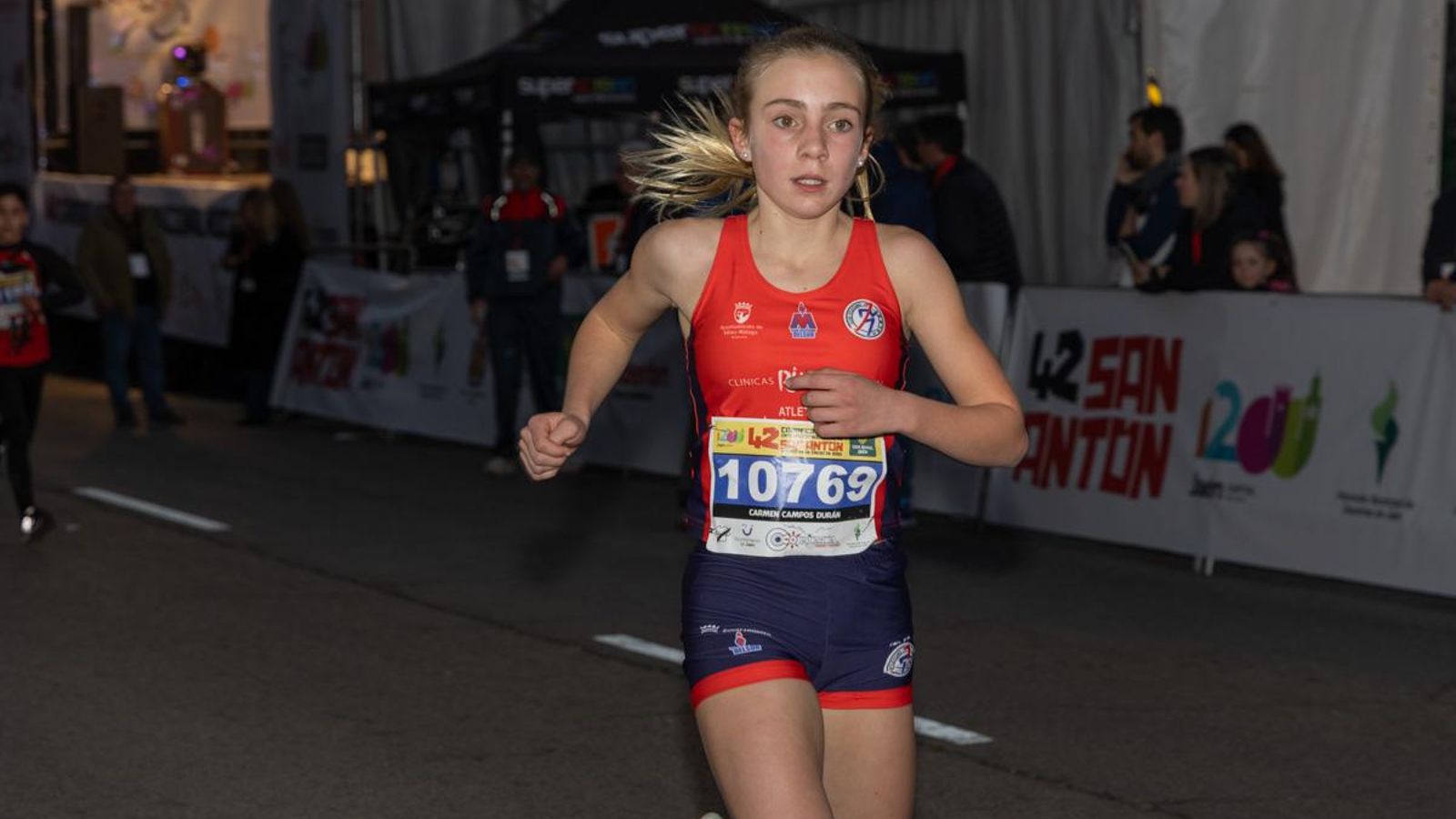 En imágenes: Las promesas del atletismo brillan en la Carrera Infantil de San Antón 2025