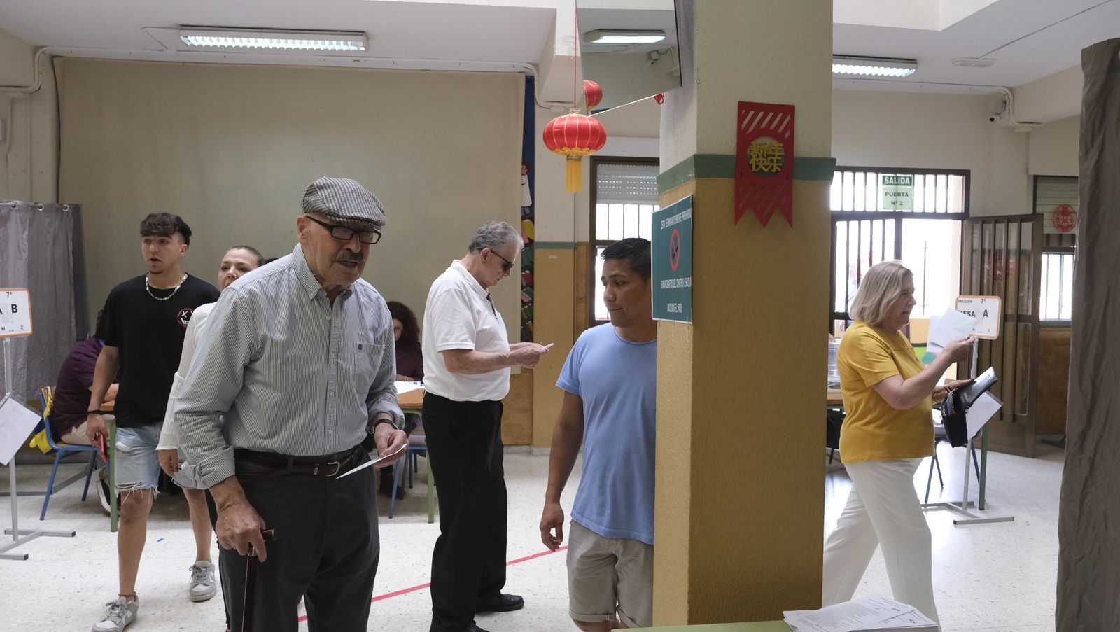 Imágenes de las votaciones en las Elecciones Municipales 2023, en Almería capital