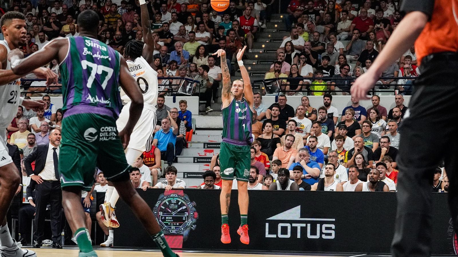 El Real Madrid - Unicaja, final de la Supercopa, en fotos