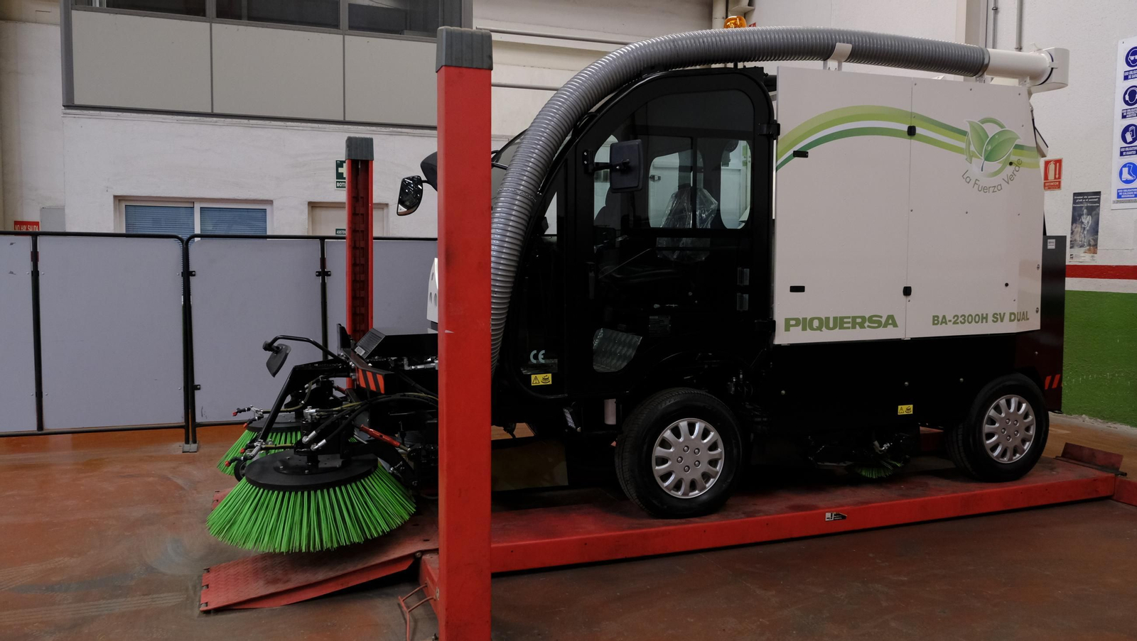 Un recorrido en imágenes por Piquersa, 25 años de maquinaria almeriense