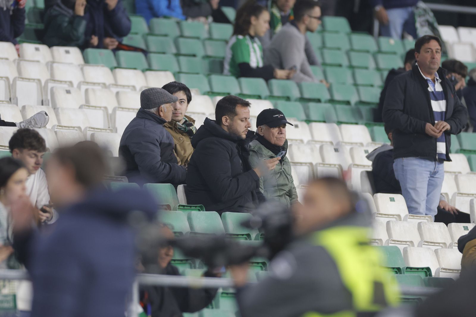 Búscate en las fotos del Betis-Barcelona
