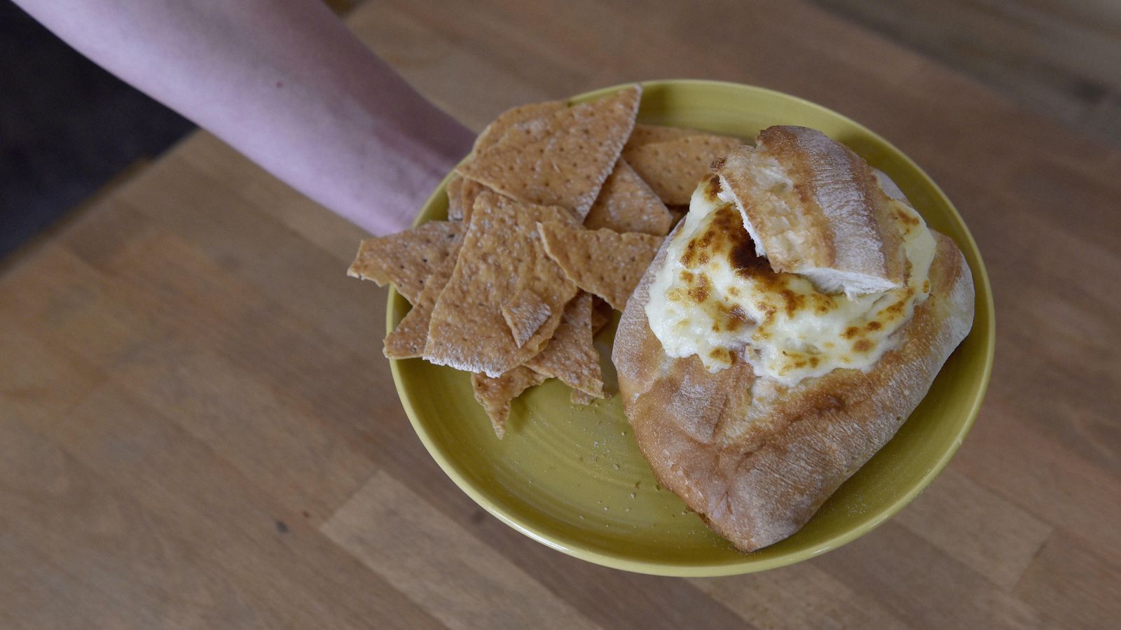 El ‘pan preñao’ de queso fundido de La Juana.