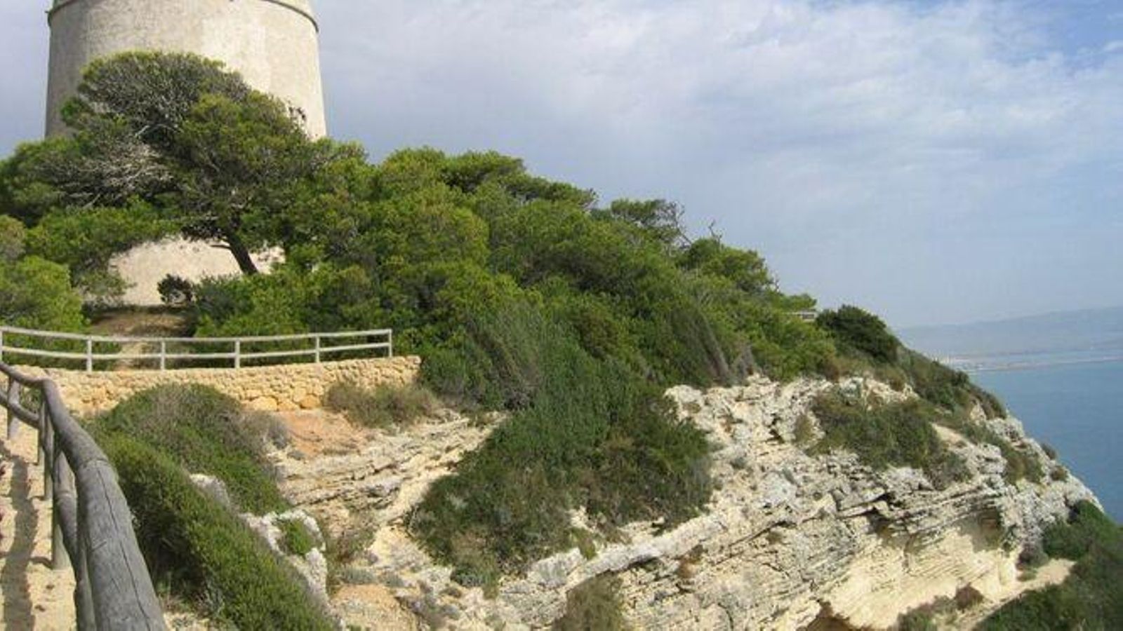 Torre del Tajo en el parque natural de la Breña.