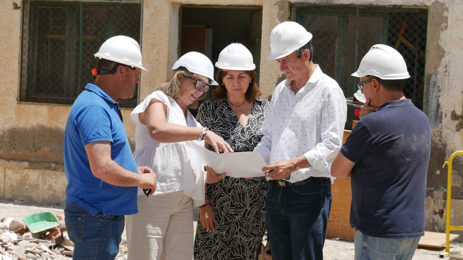 Visita del alcalde a las obras.