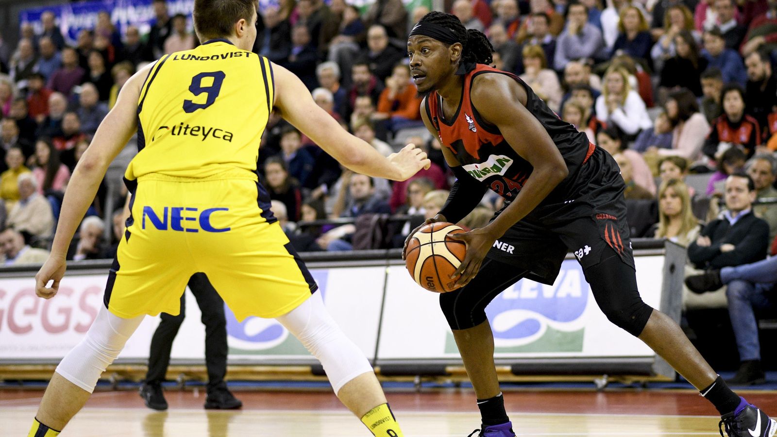 Riley debutó con el Covirán mostrando buenas maneras.