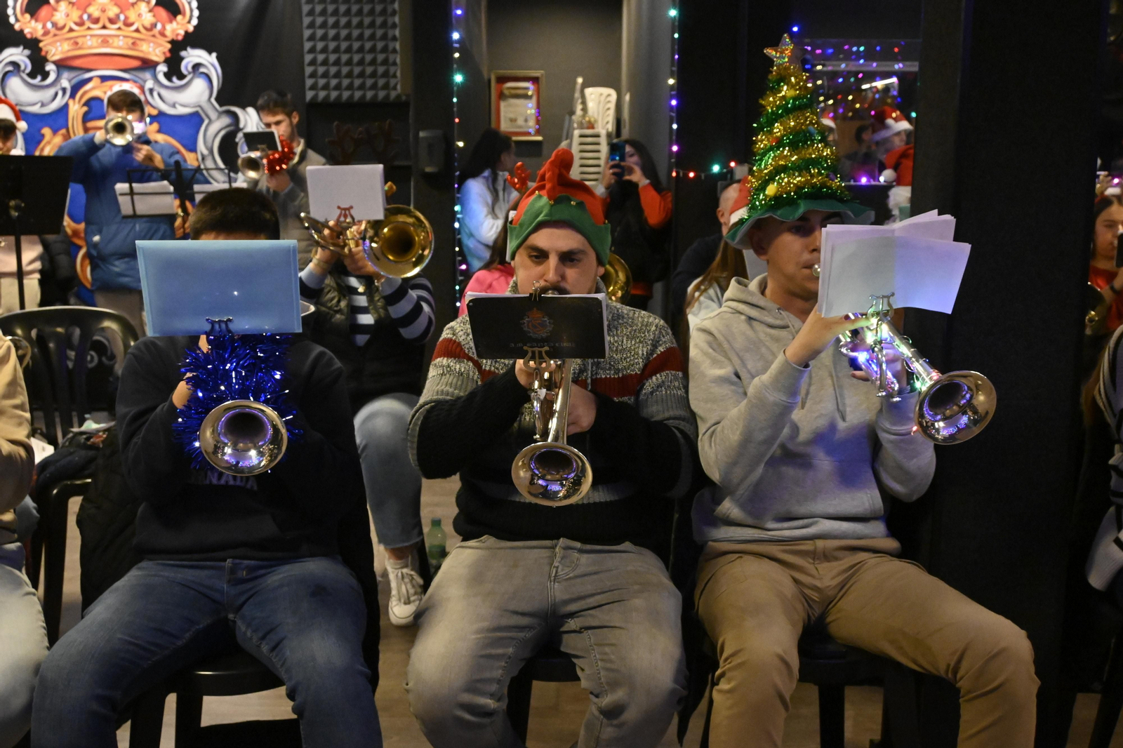 Ensayo preparatorio de la AM Santa Cruz para la cabalgata de Reyes Magos, en Imágenes