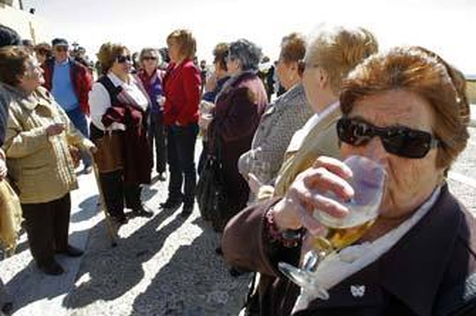 Un momento de la visita de Elena Valenciano. /José Braza