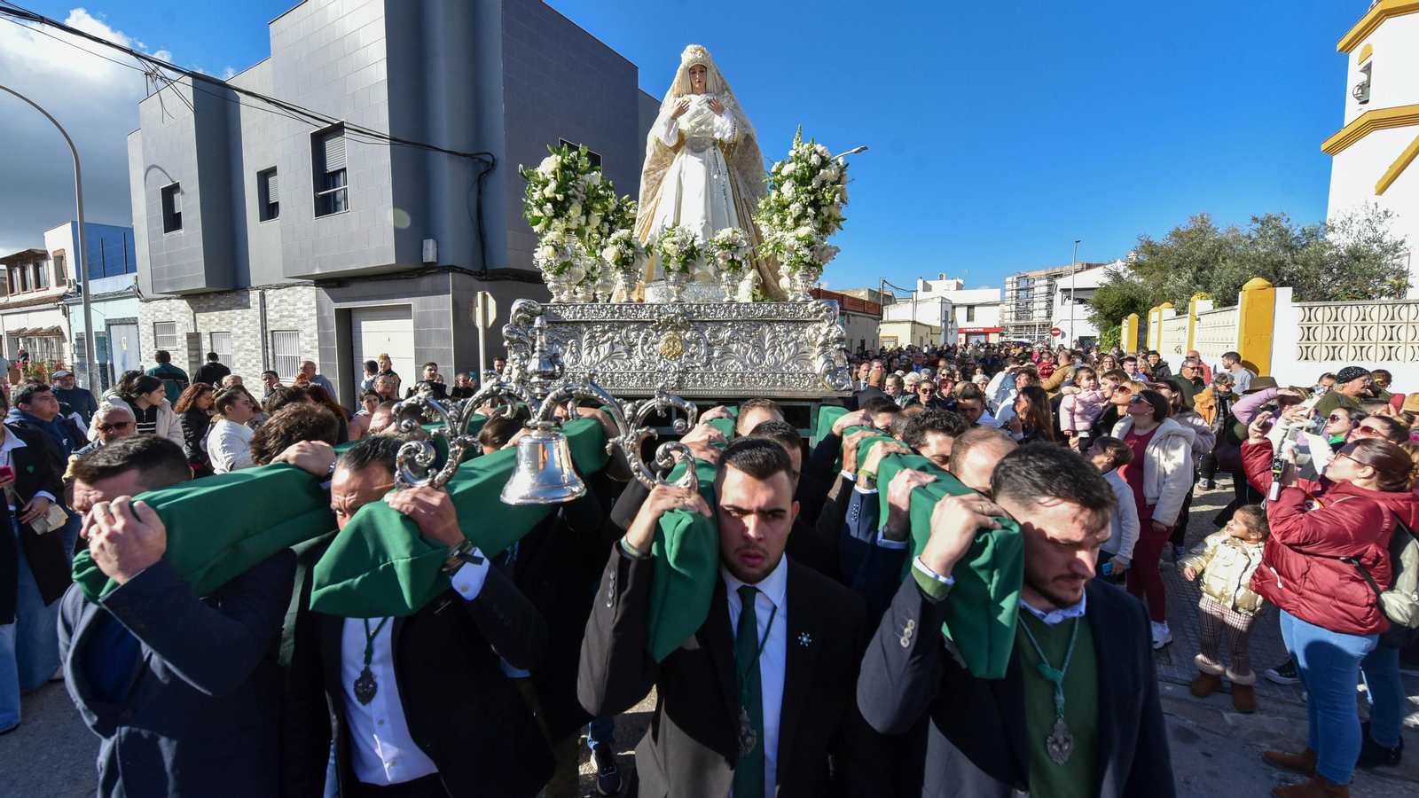 La vuelta de la Virgen de la Esperanza a La Línea, en imágenes