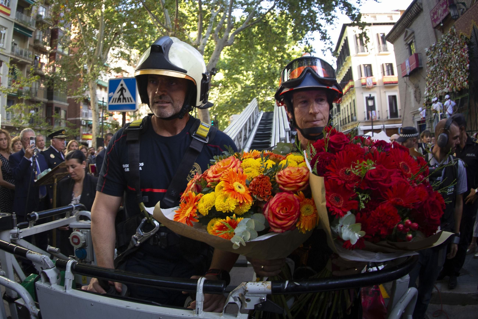 Así ha sido la la tradicional ofrenda a la patrona de Granada