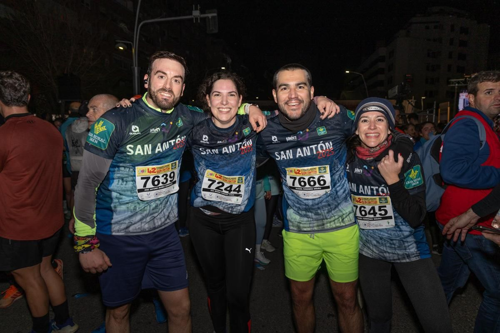 En imágenes: búscate en tu llegada a meta de la Carrera de San Antón 2025 (8)