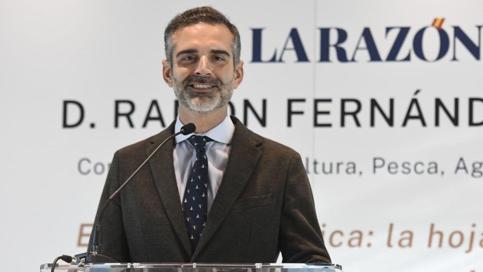 El consejero de Agricultura, Ramón Fernández-Pacheco