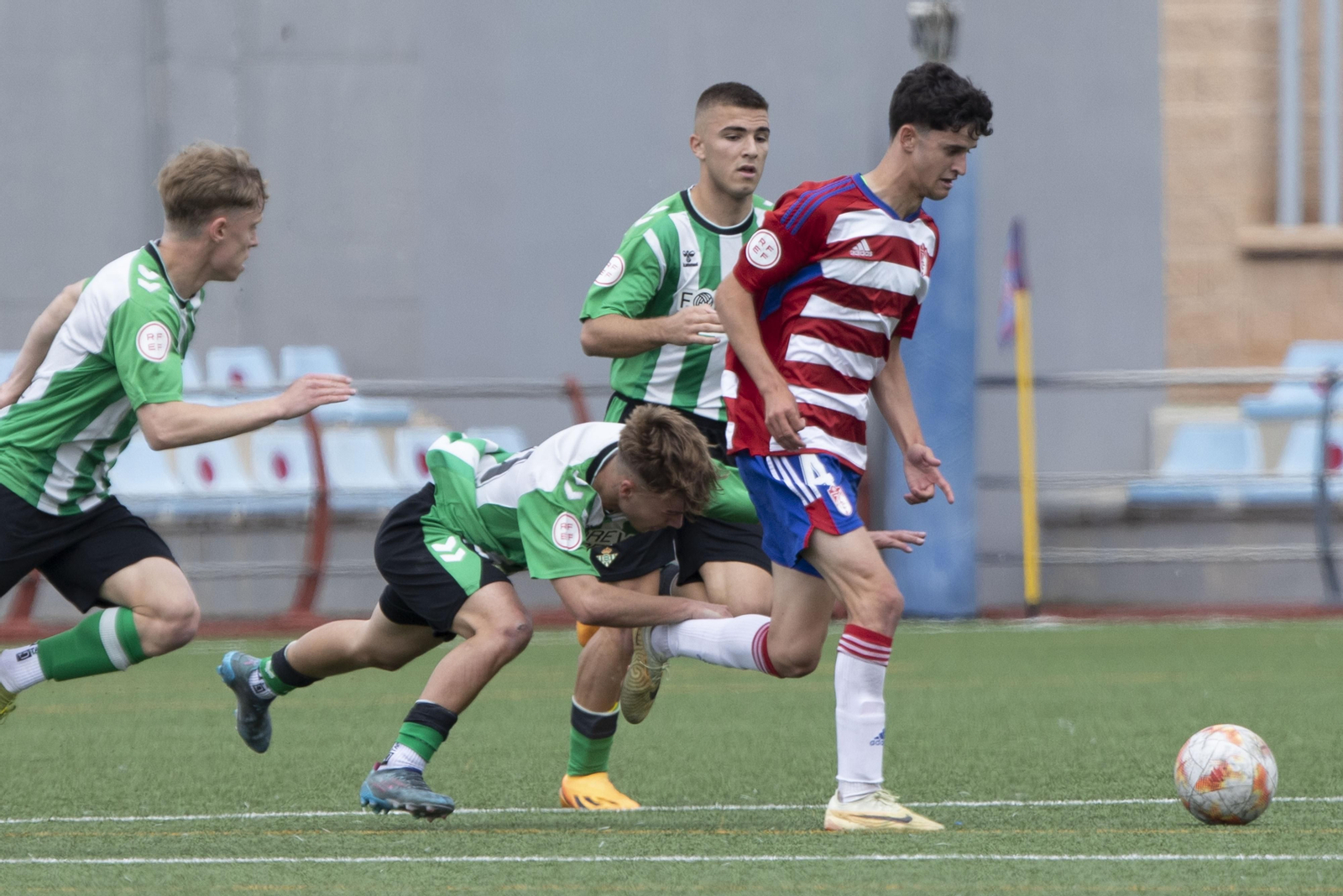 Las mejores imágenes del Granada CF - Real Betis de juveniles