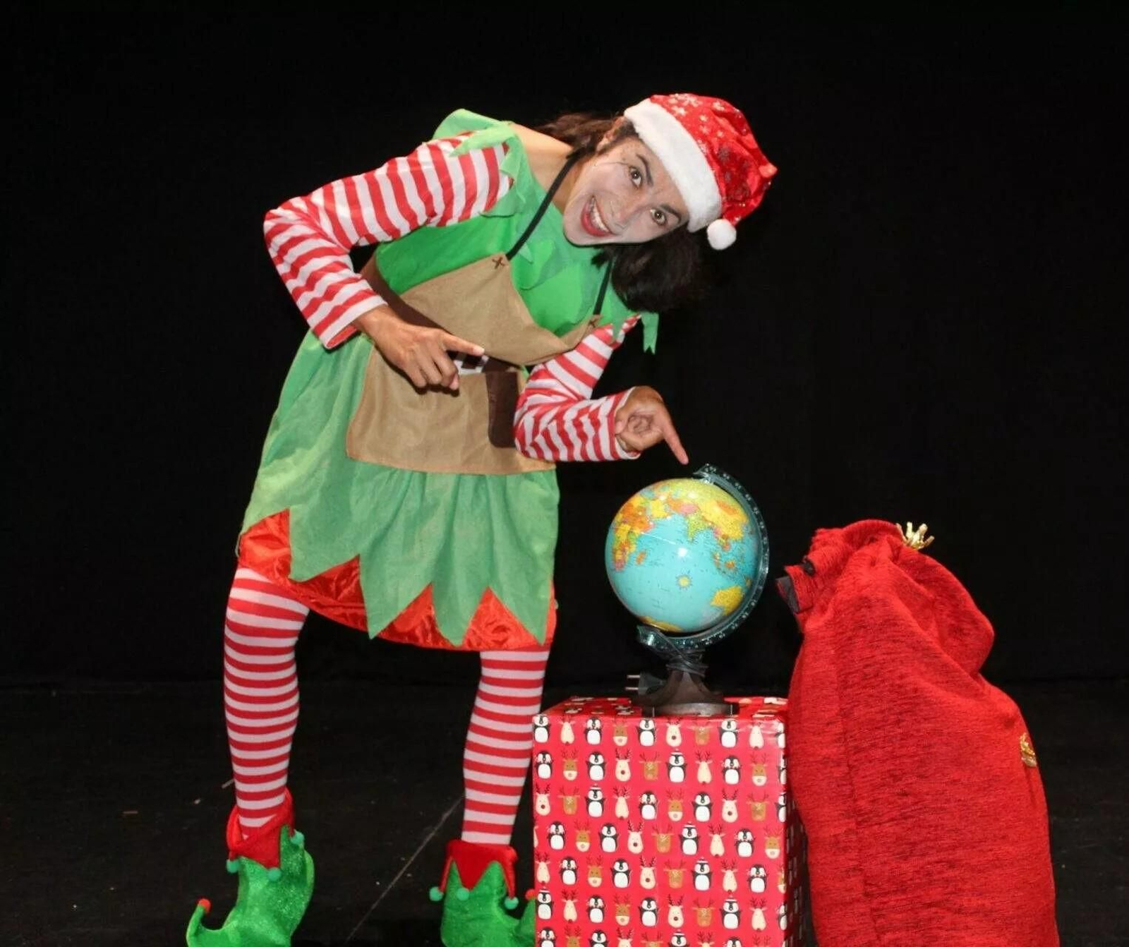 Los niños podrán deisfrutar con el teatro navideño “SNOWWBALL: LA ELFA DE PAPÁ NOEL” de la Compañía NIUNPALOAL´ARTE.