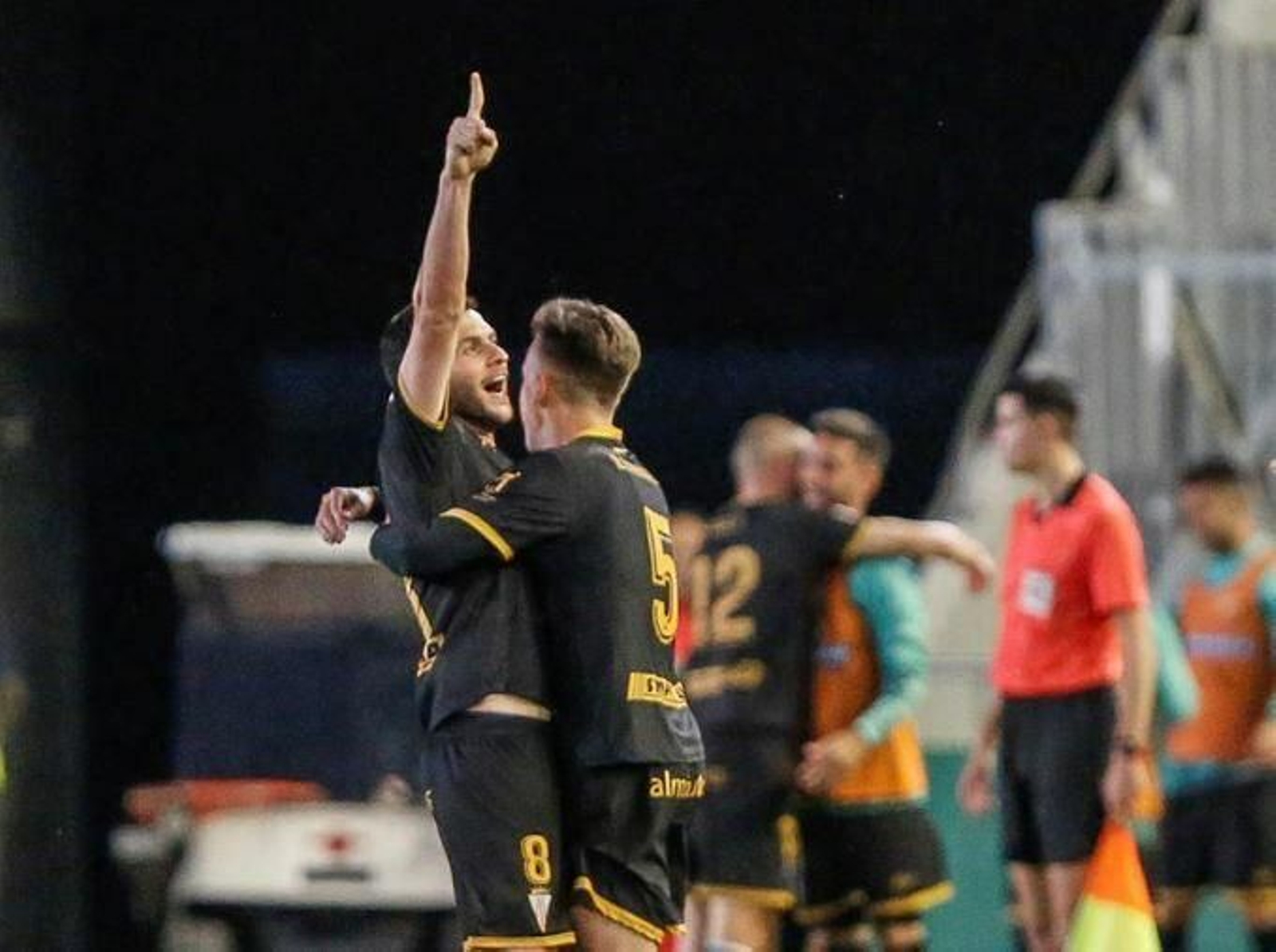 Iván celebra su gol en Córdoba.