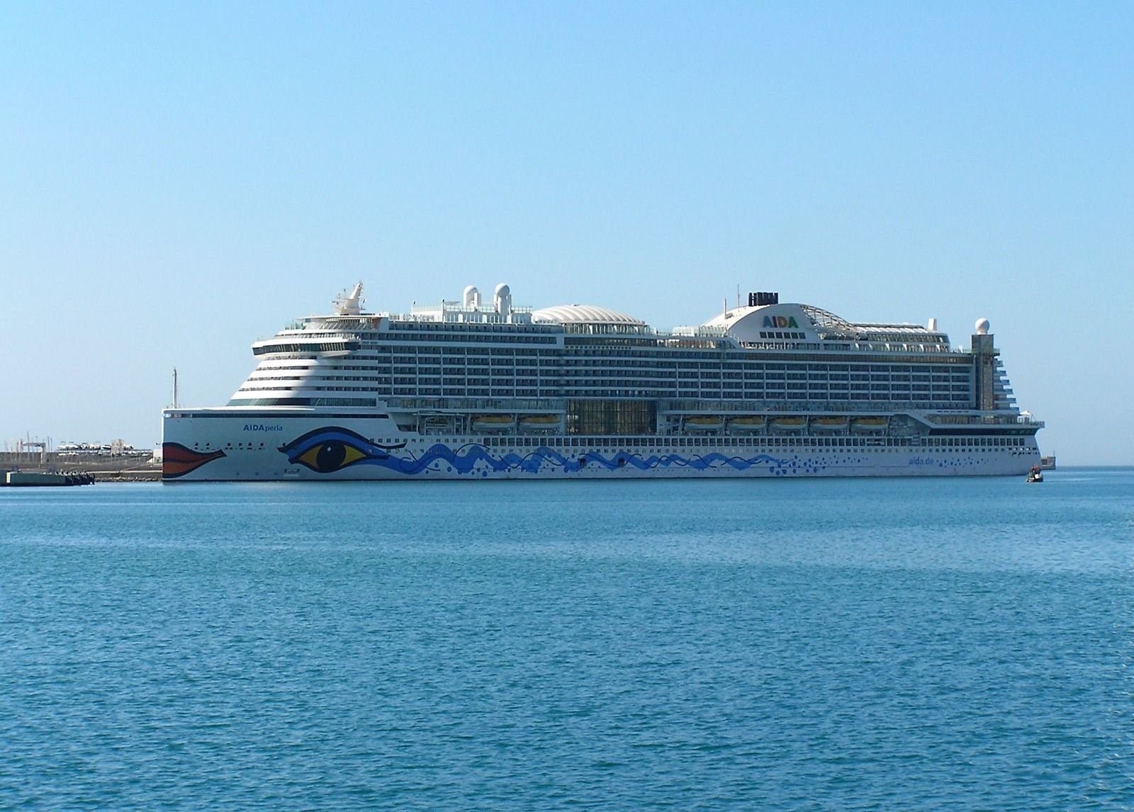 Buque de crucero Aida en el Puerto de Málaga.