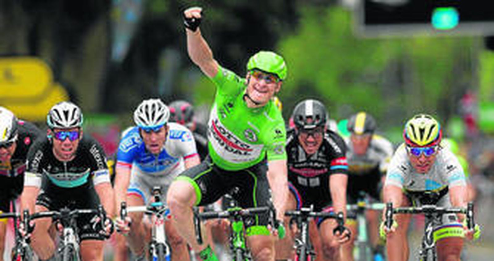 Greipel celebra su segunda victoria de etapa en el presente Tour de Francia.