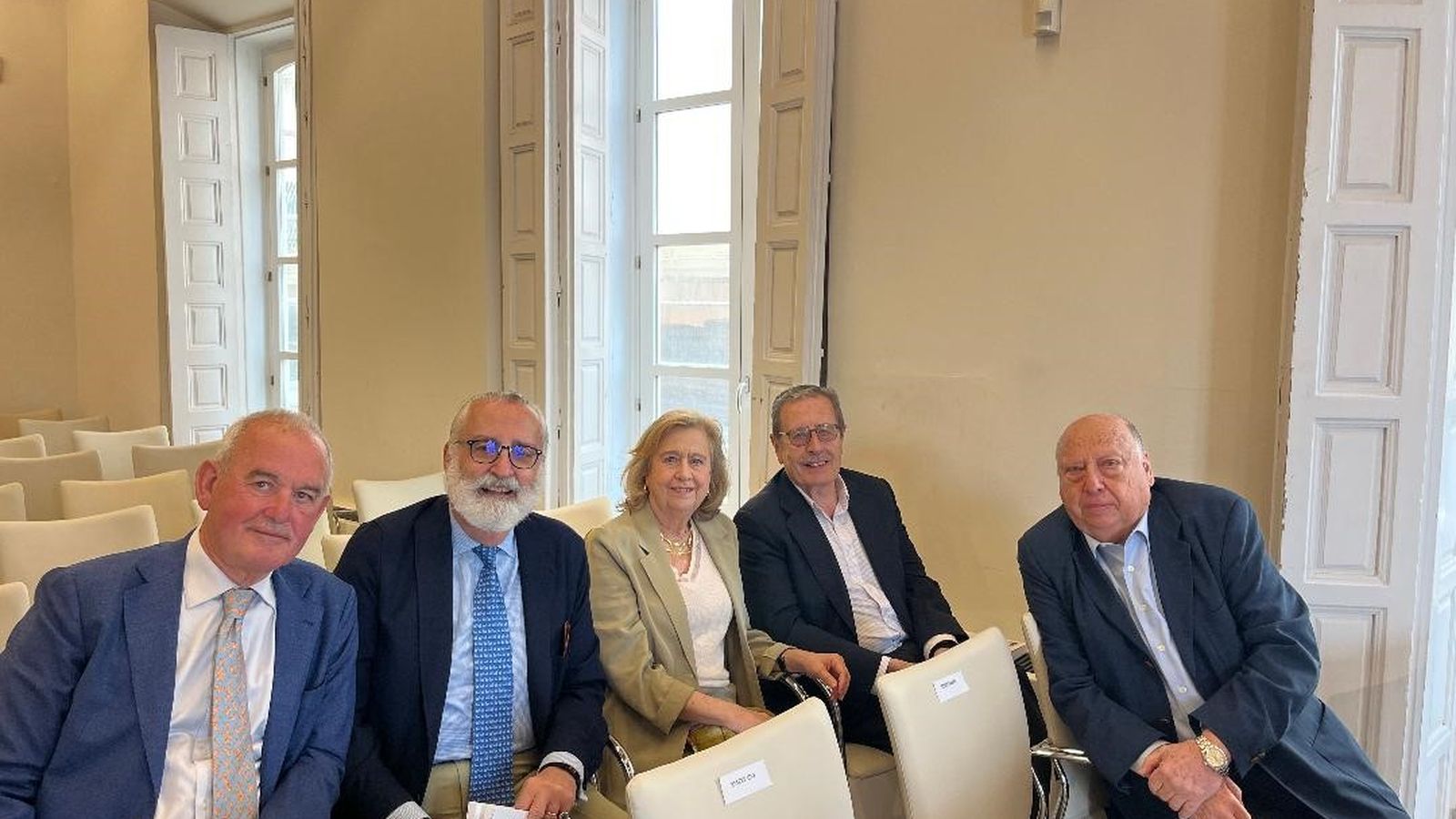 Gonzalo de la Riva, Ramón Lacave, Fina Otero, Jaime Sainz de Roza y Fernando Otero, durante la presentación en la Fundación Cajasol.