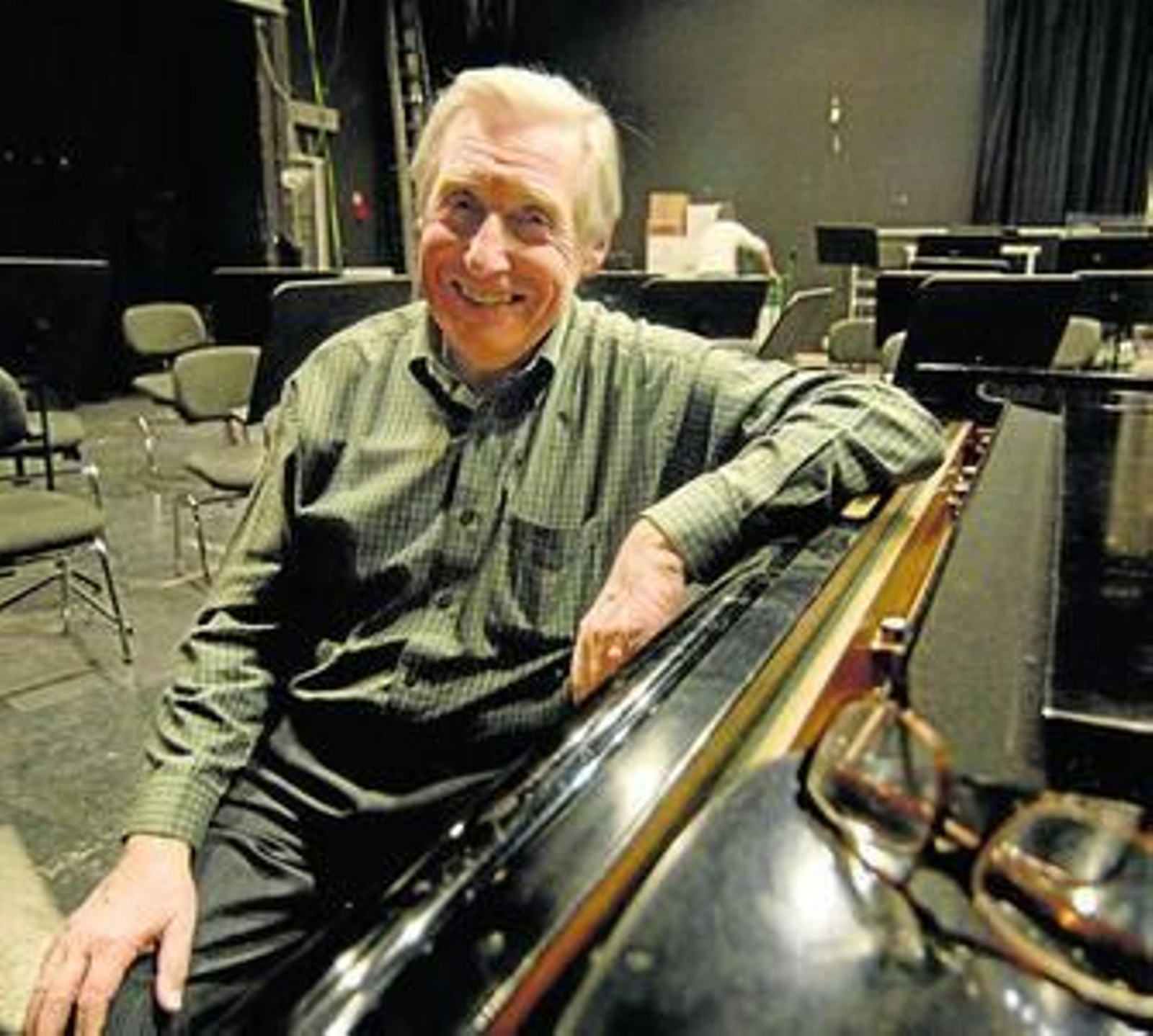 El maestro Joaquín Achúcarro, ayer, tras su ensayo general con la OCG. El maestro Joaquín Achúcarro, ayer, tras su ensayo general con la OCG.