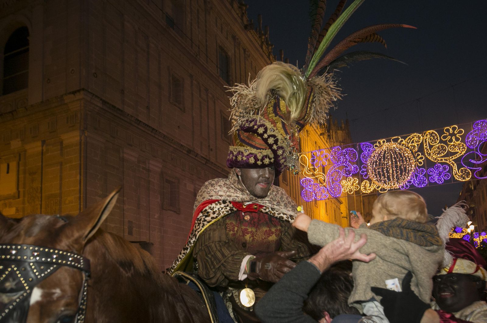 El recorrido del Heraldo Real, en imágenes