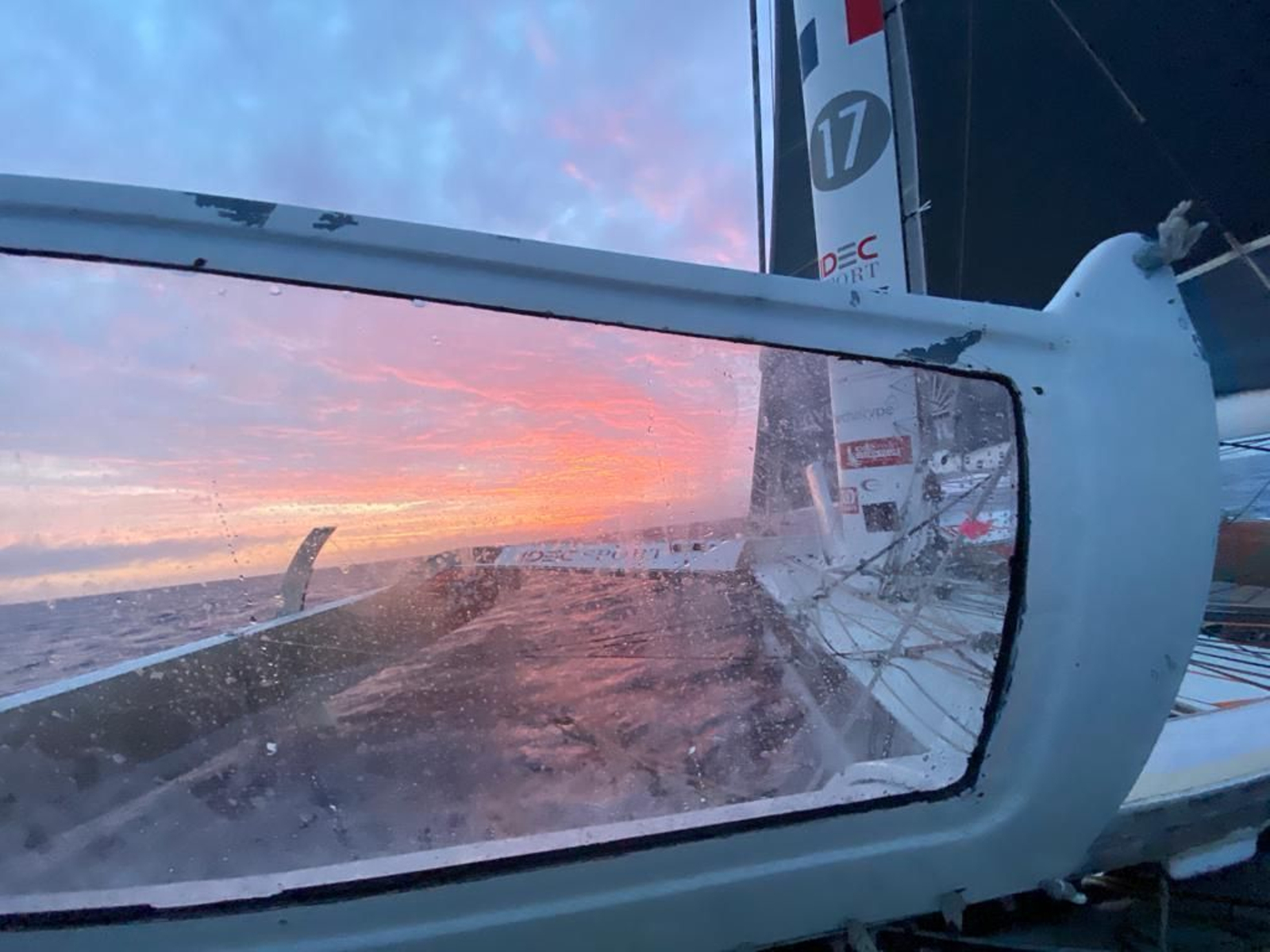 Las fotos del maxitrimaran y la presentación del puerto seco de Antequera