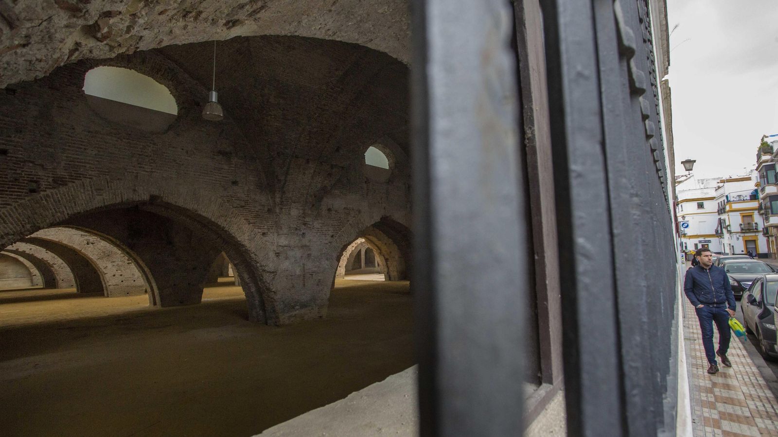 Visión del astillero medieval desde el exterior.