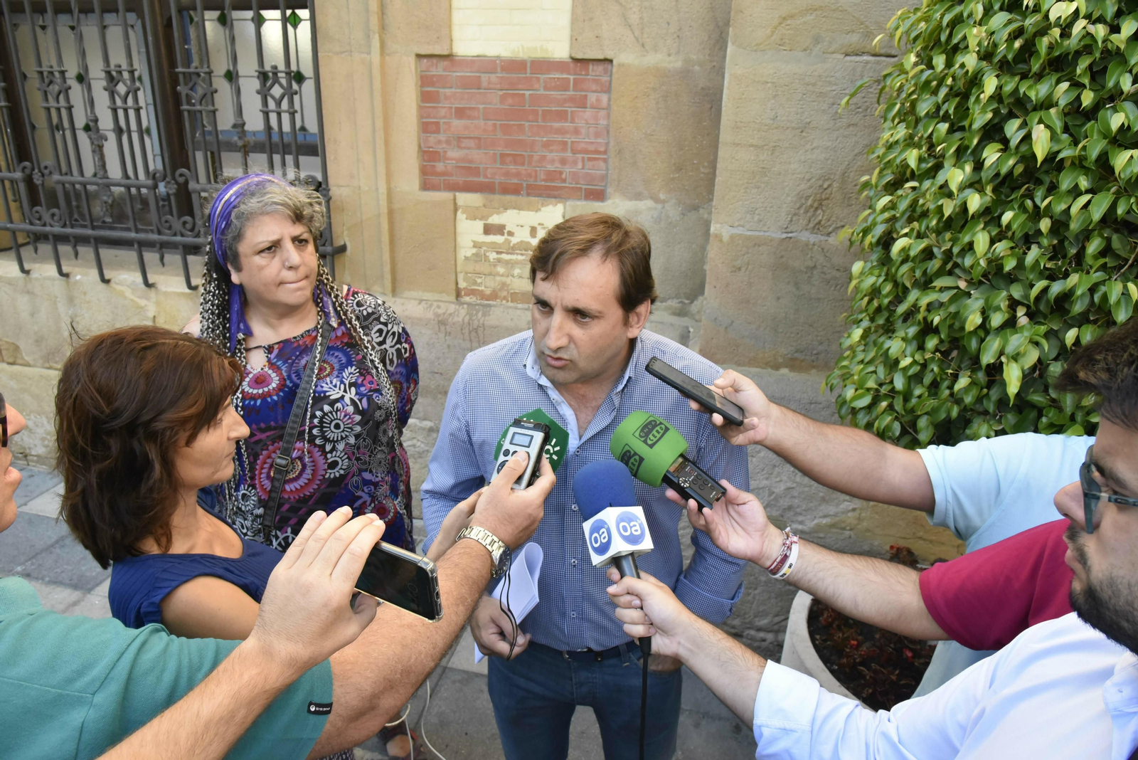 Leonor Rodríguez y Javi Viso, durante la rueda de prensa ofrecida este lunes